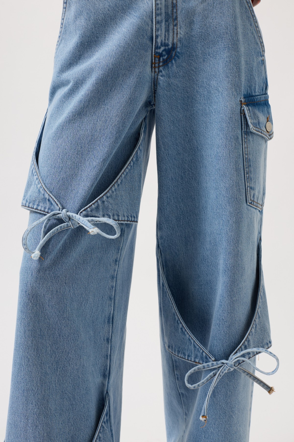 Ribbon Detail Cargo Pocket Wide Leg Jeans 52205016