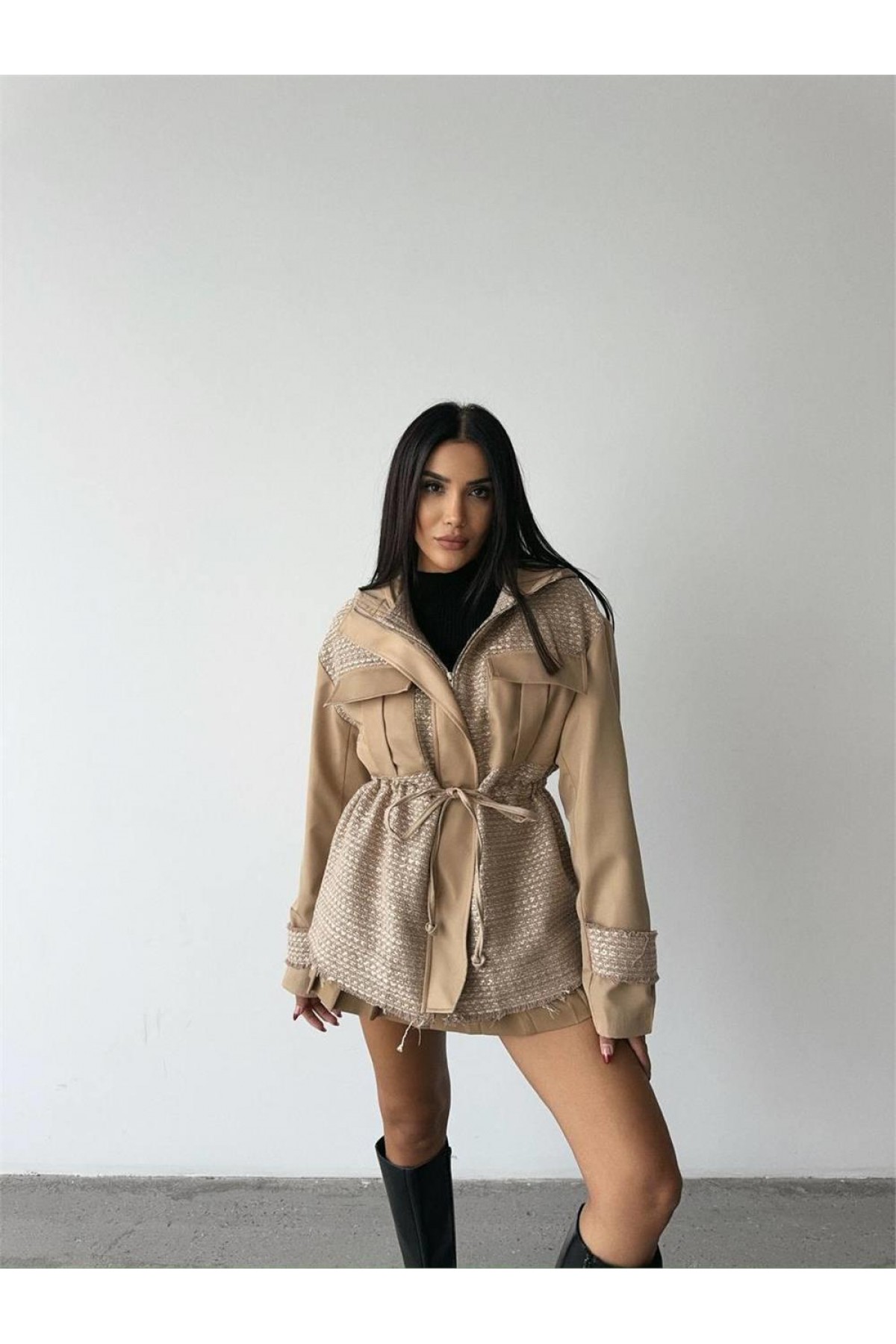 CHANEL -TRENCH  GARNİLİ KAPİŞONLU BELDEN BÜZGÜLÜ MONT - Bej