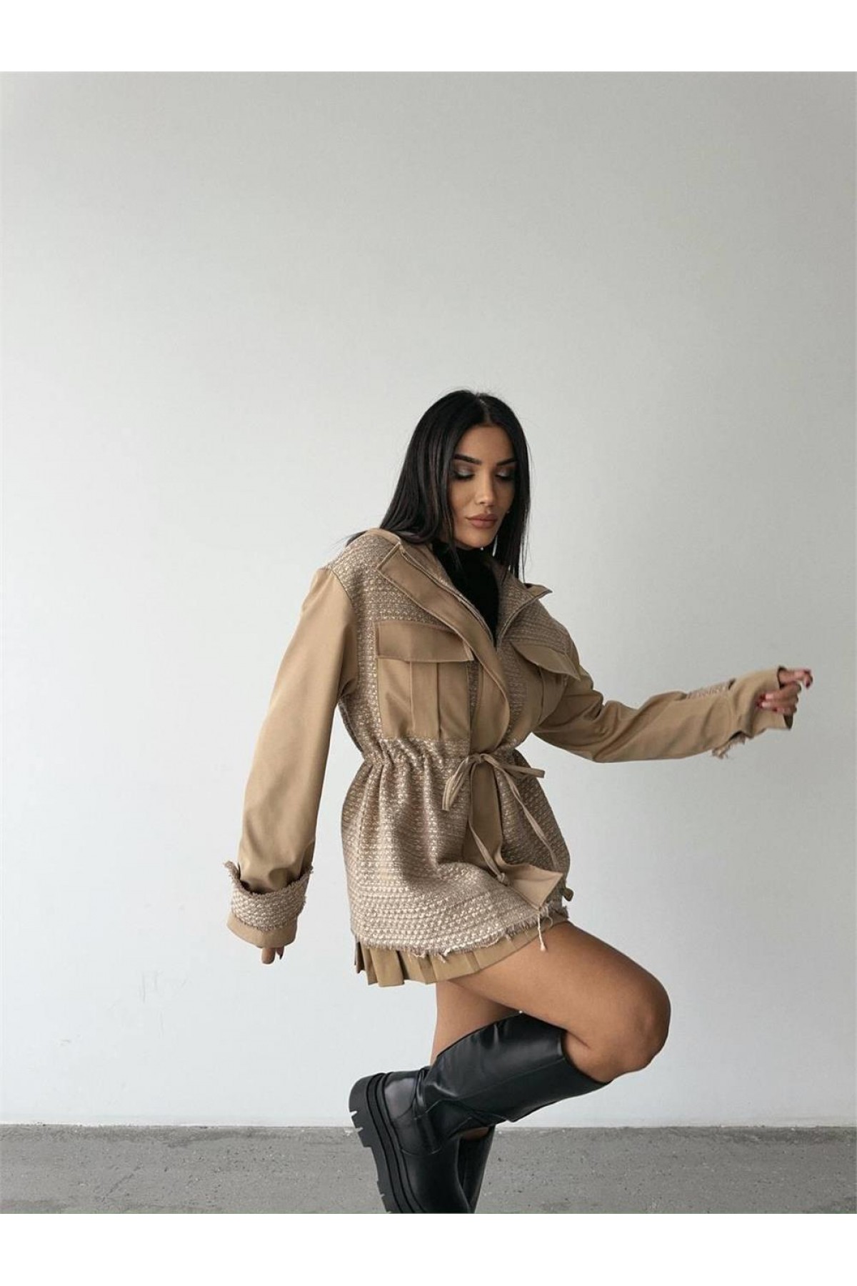 CHANEL -TRENCH  GARNİLİ KAPİŞONLU BELDEN BÜZGÜLÜ MONT - Bej