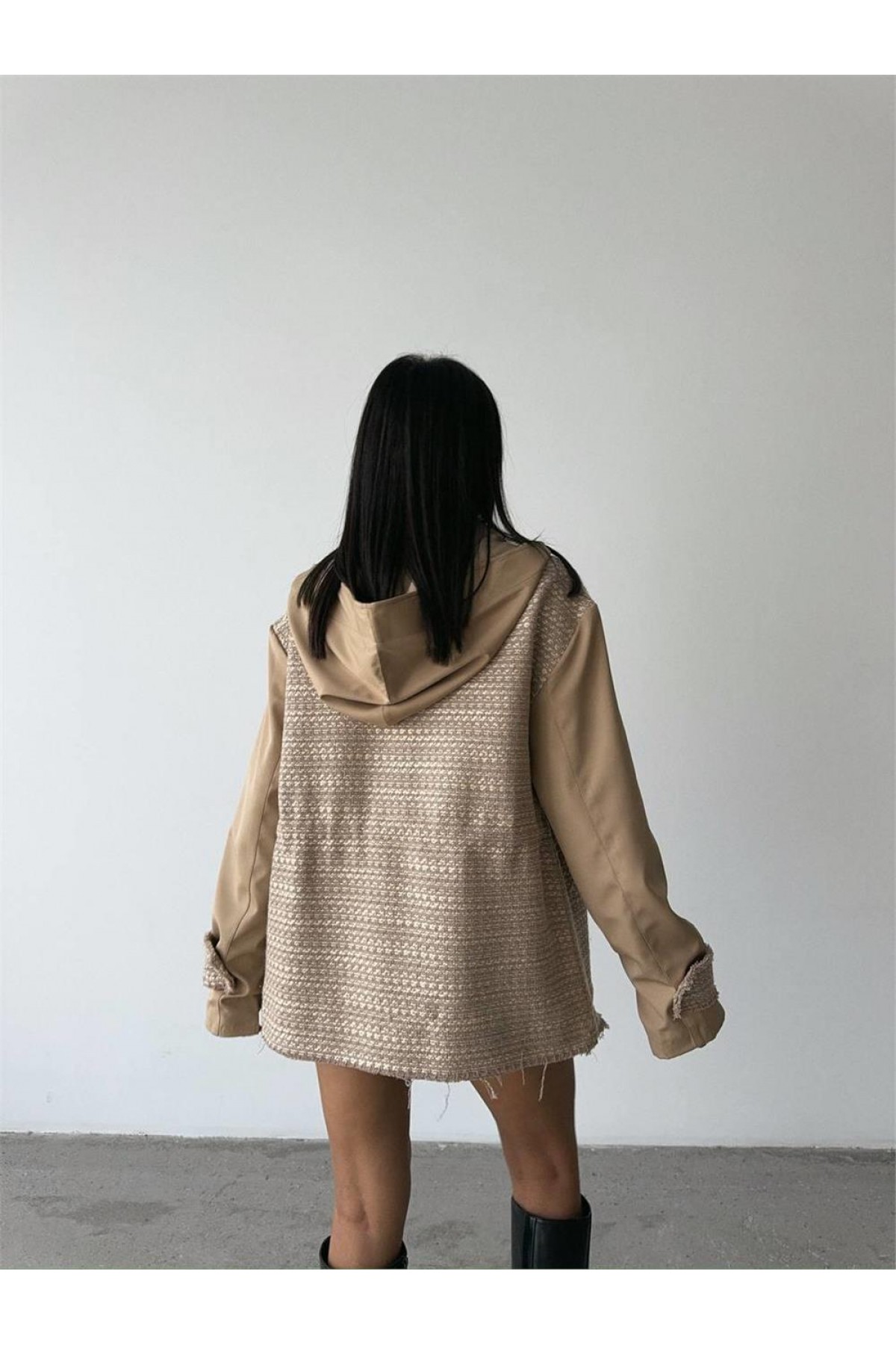 CHANEL -TRENCH  GARNİLİ KAPİŞONLU BELDEN BÜZGÜLÜ MONT - Bej