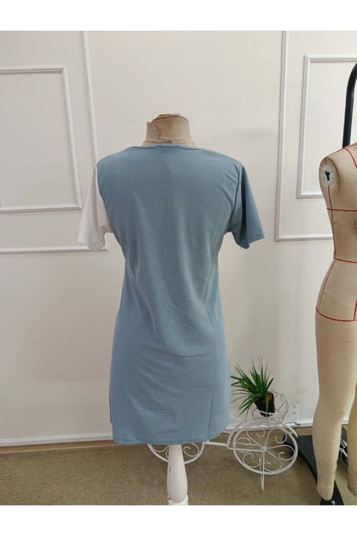 Kadın Kısa Kollu V Yakalı çift Renklç Kısa Lazer Kesim çiçek Detaylı Ithal Krep Elbise, 36262