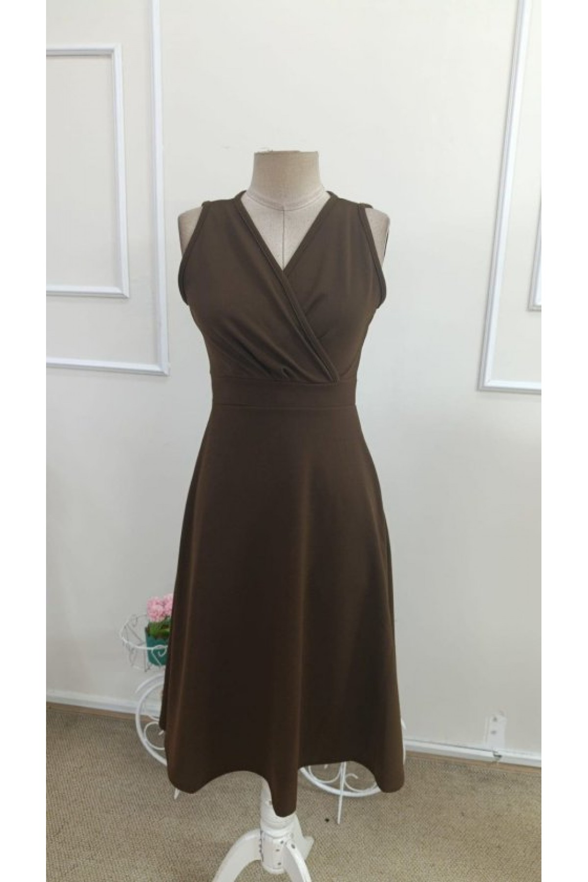 Kadın Ithal Krep Kumaş Kruvaze Yaka Eteği Kloş Kolsuz Mini Elbise, 33559