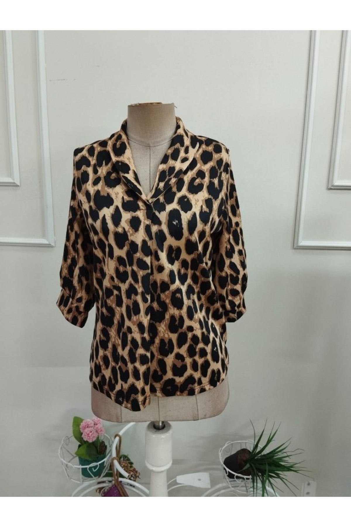 Kadın Truvakar Kollu Yakalı Leopar Desenli Modal Bluz, 38543