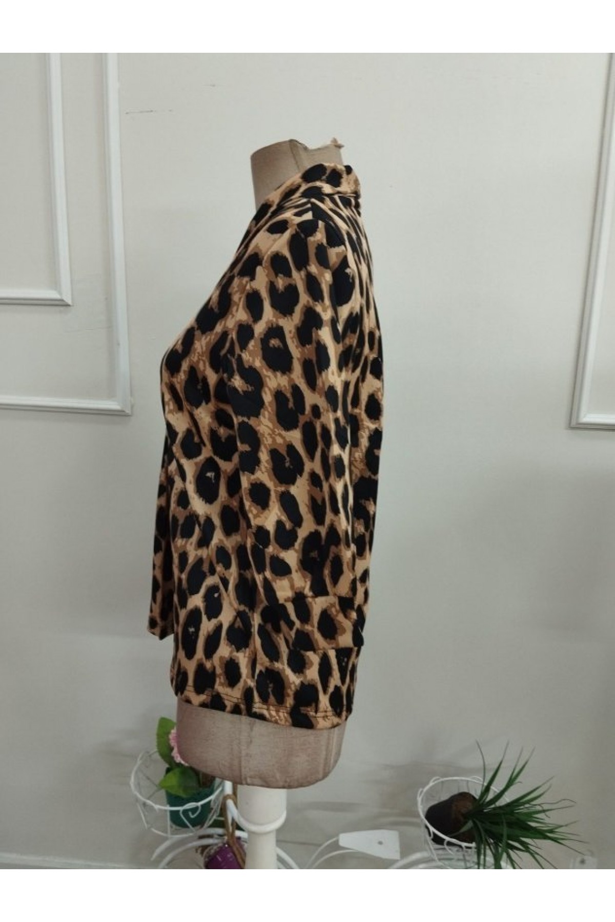 Kadın Truvakar Kollu Yakalı Leopar Desenli Modal Bluz, 38543