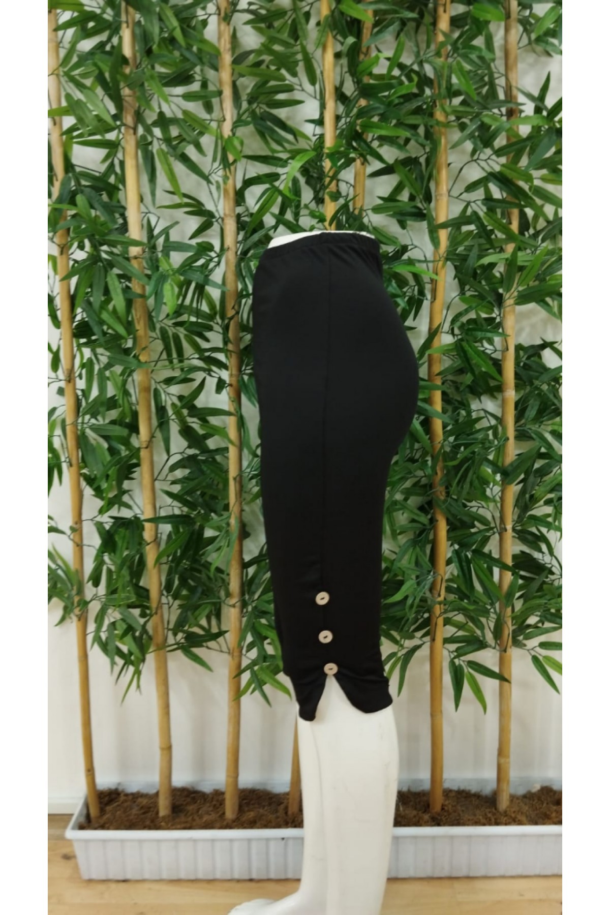 Women's High Waist Side Buttoned Short Imported Crepe Trousers, 24409