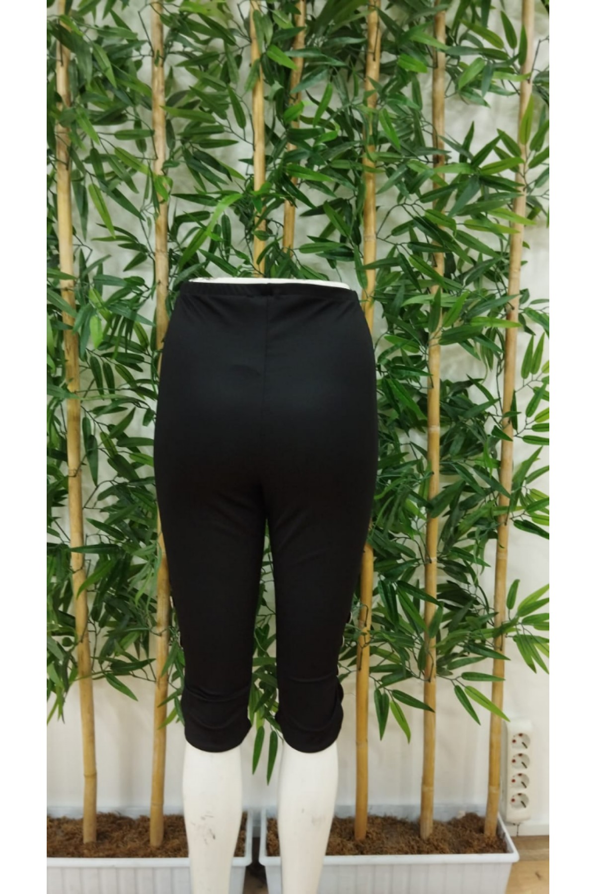 Women's High Waist Side Buttoned Short Imported Crepe Trousers, 24409