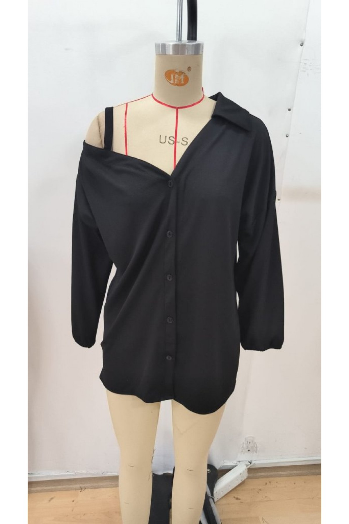 Kadın Tek Omuzdan Açık Askılı Uzun Kollu Yakalı önden Düğmeli Gömlek, 29402