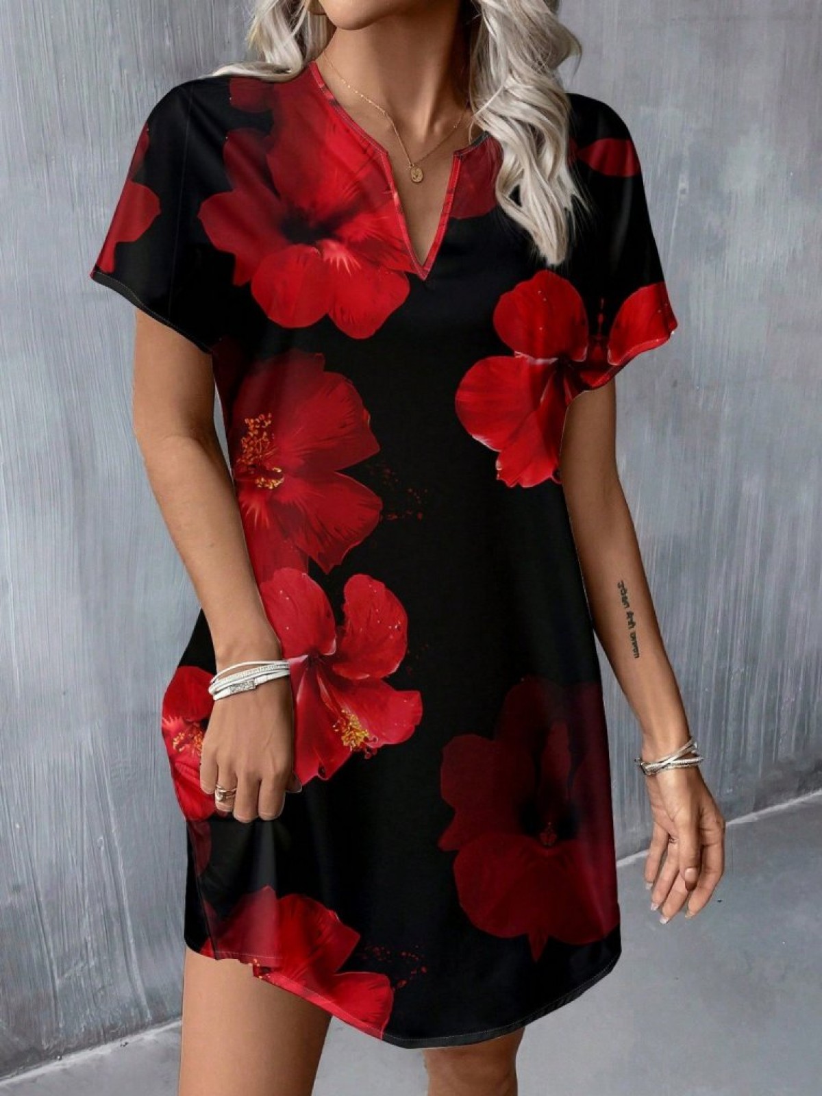 Kadın Kısa Yarasa Kollu V Yakalı çiçek Desenli Süprem Kısa Elbise , 31025