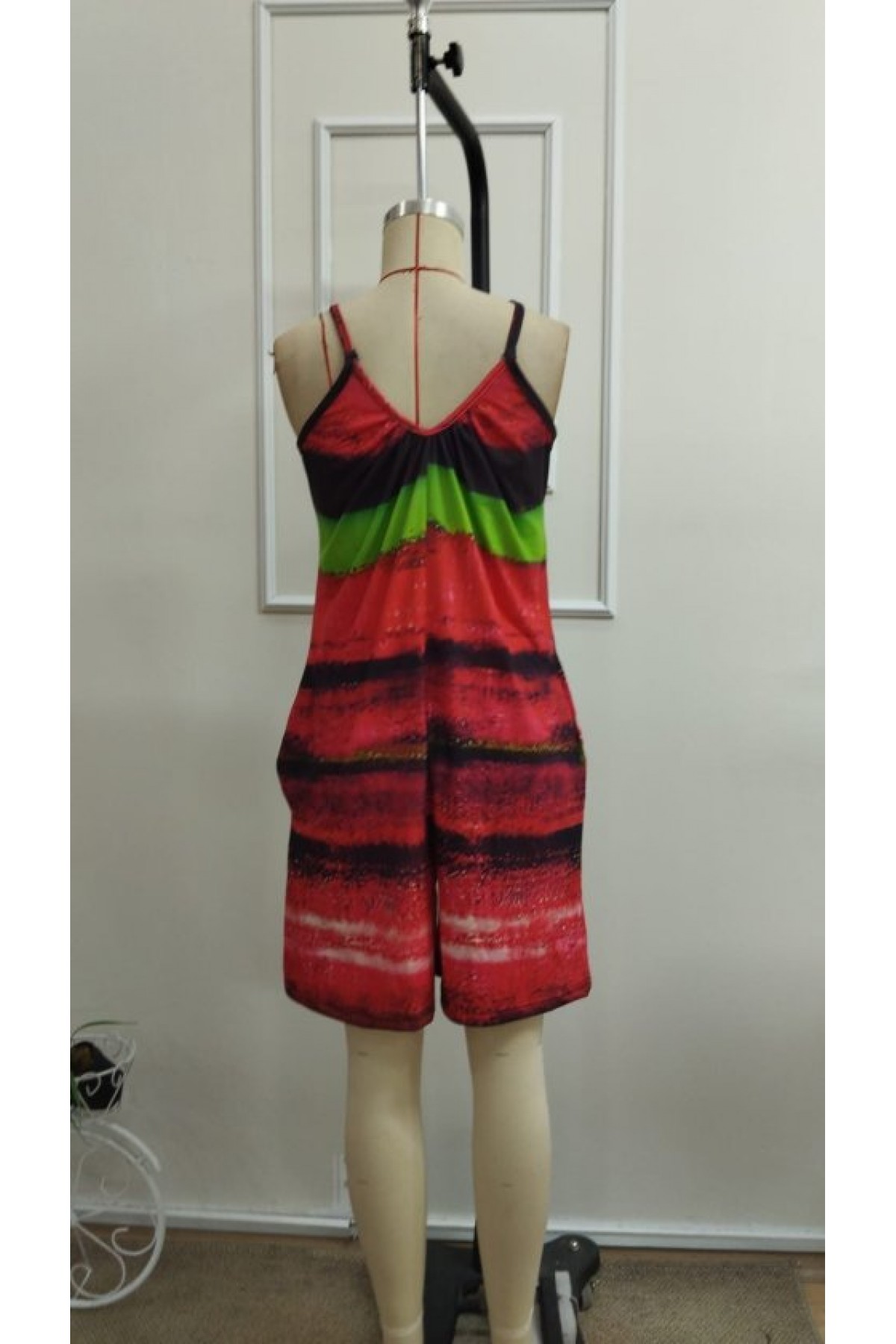 Kadın Ip Askılı Yuvarlak Yakalı Cepli Desenli Kısa Süprem Tulum, 33336