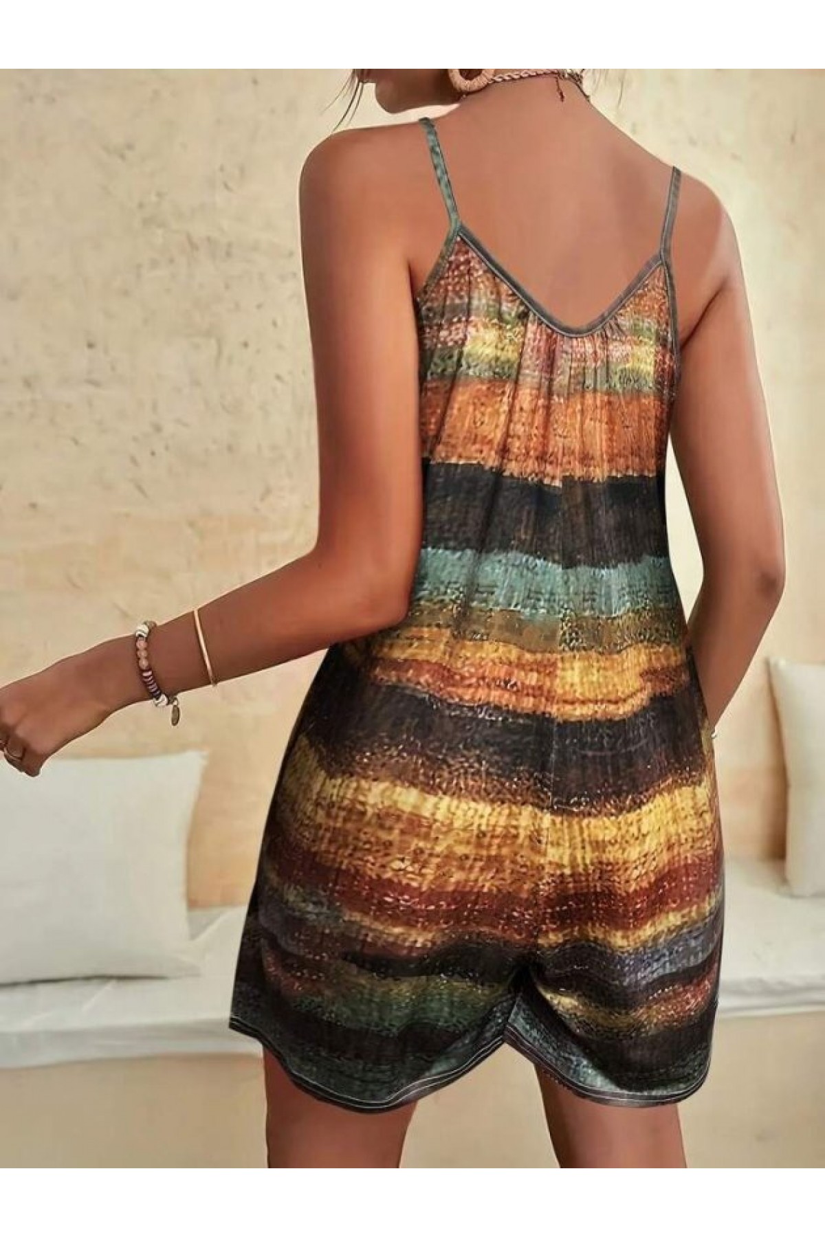 Kadın Ip Askılı Yuvarlak Yakalı Cepli Desenli Kısa Süprem Tulum, 33333