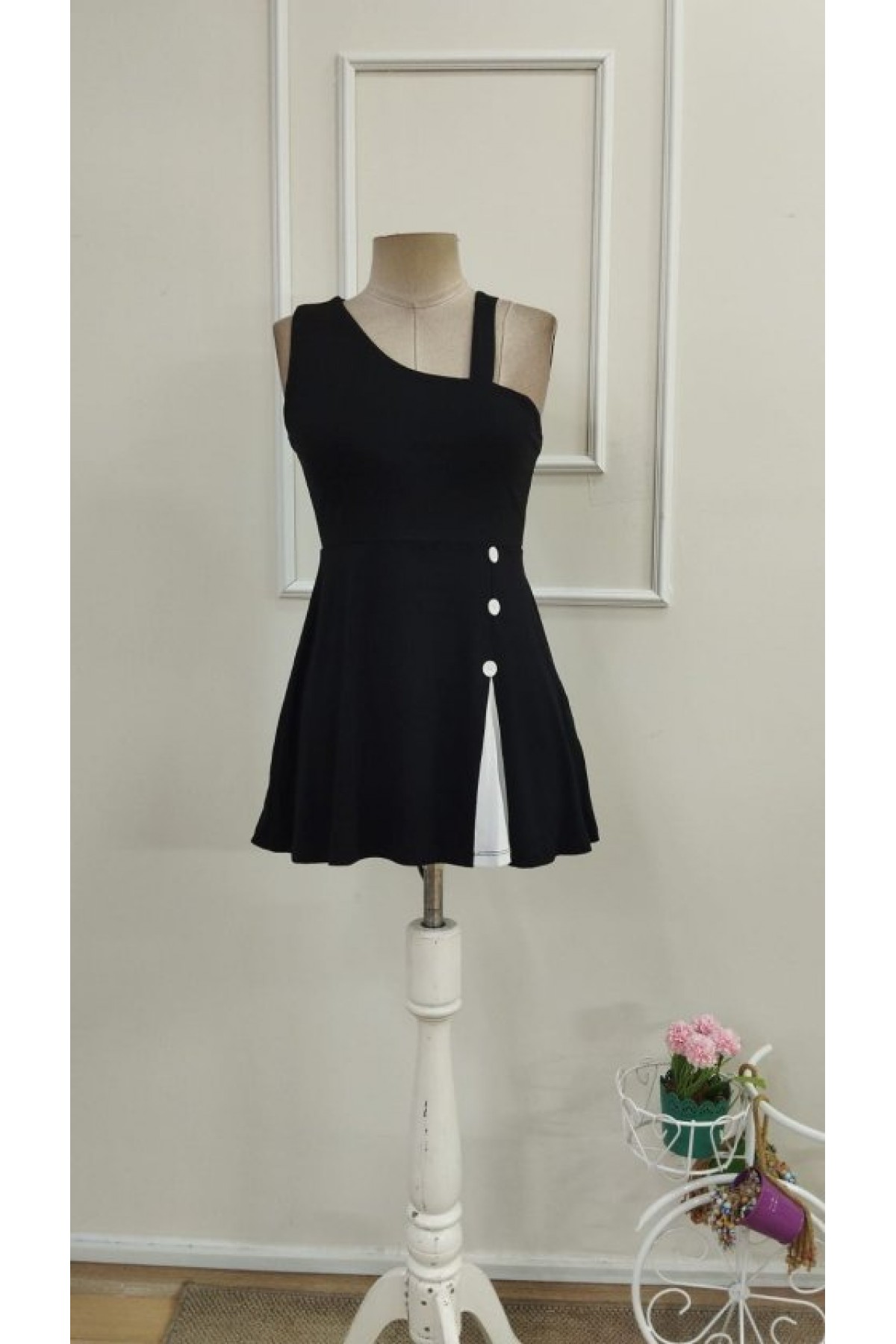 Kadın Tek Omuzdan Askılı şerit Detaylı Düğmeli Viskon Bluz, 33380