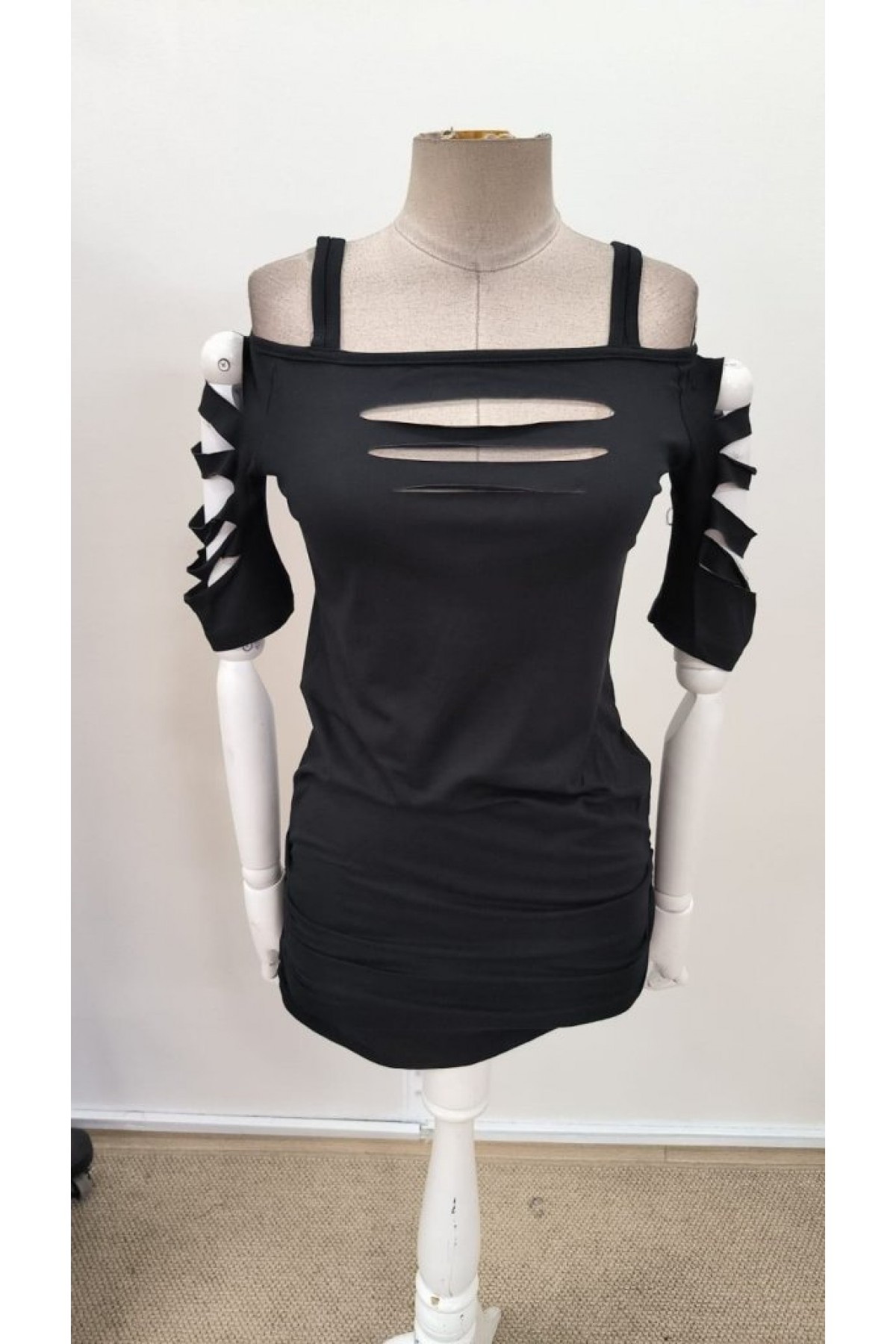 Kadın Omuzlardan Açık Askılı Lazer Kesim Detaylı Viskon Bluz, 31037