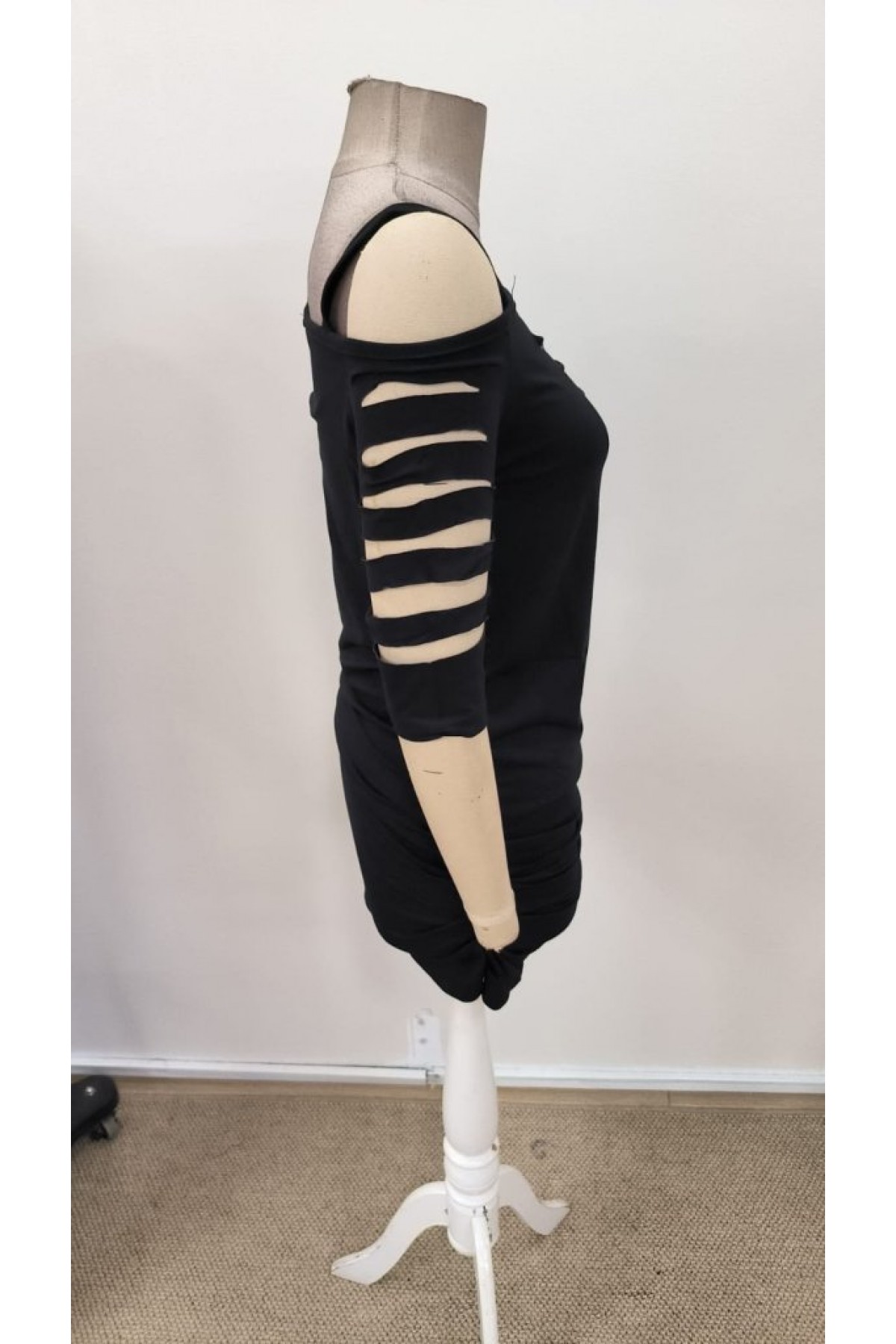 Kadın Omuzlardan Açık Askılı Lazer Kesim Detaylı Viskon Bluz, 31037