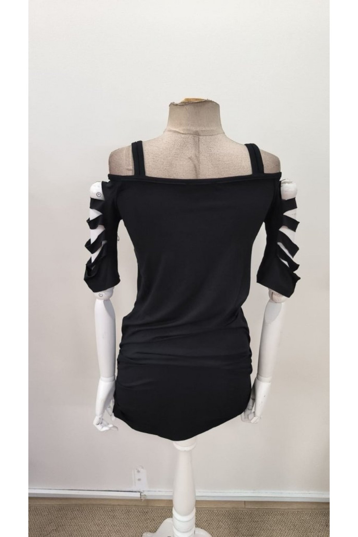 Kadın Omuzlardan Açık Askılı Lazer Kesim Detaylı Viskon Bluz, 31037