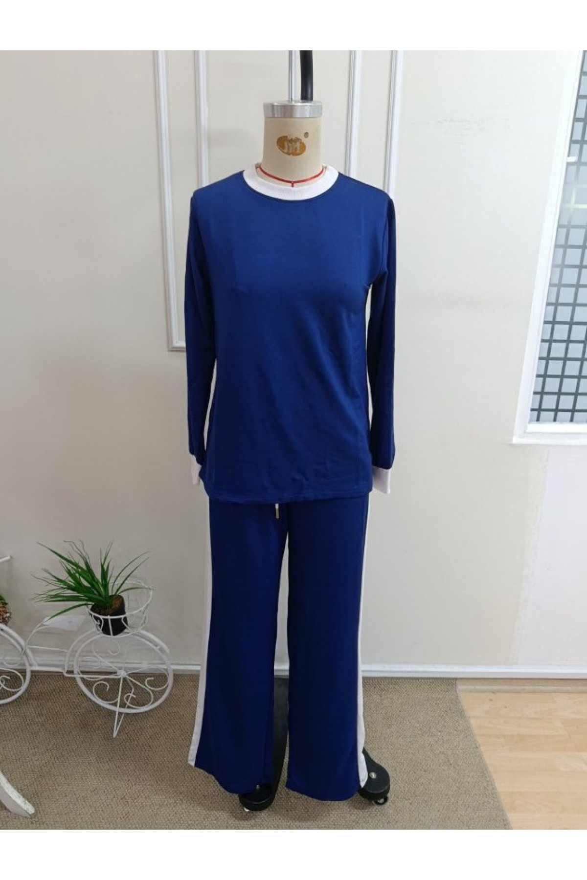 Kadın Uzun Kollu Bisiklet Yakalı Viskon Iki Iplik Bluz Ve şerit Detaylı Pantolon Ikili Takım, 38654
