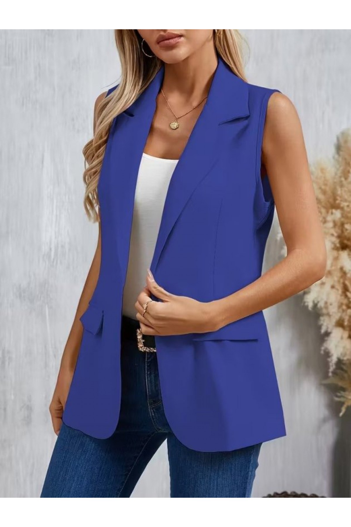 Kadın Kolsuz Yakalı önden Tek Düğmeli Atlas Ceket, 32947