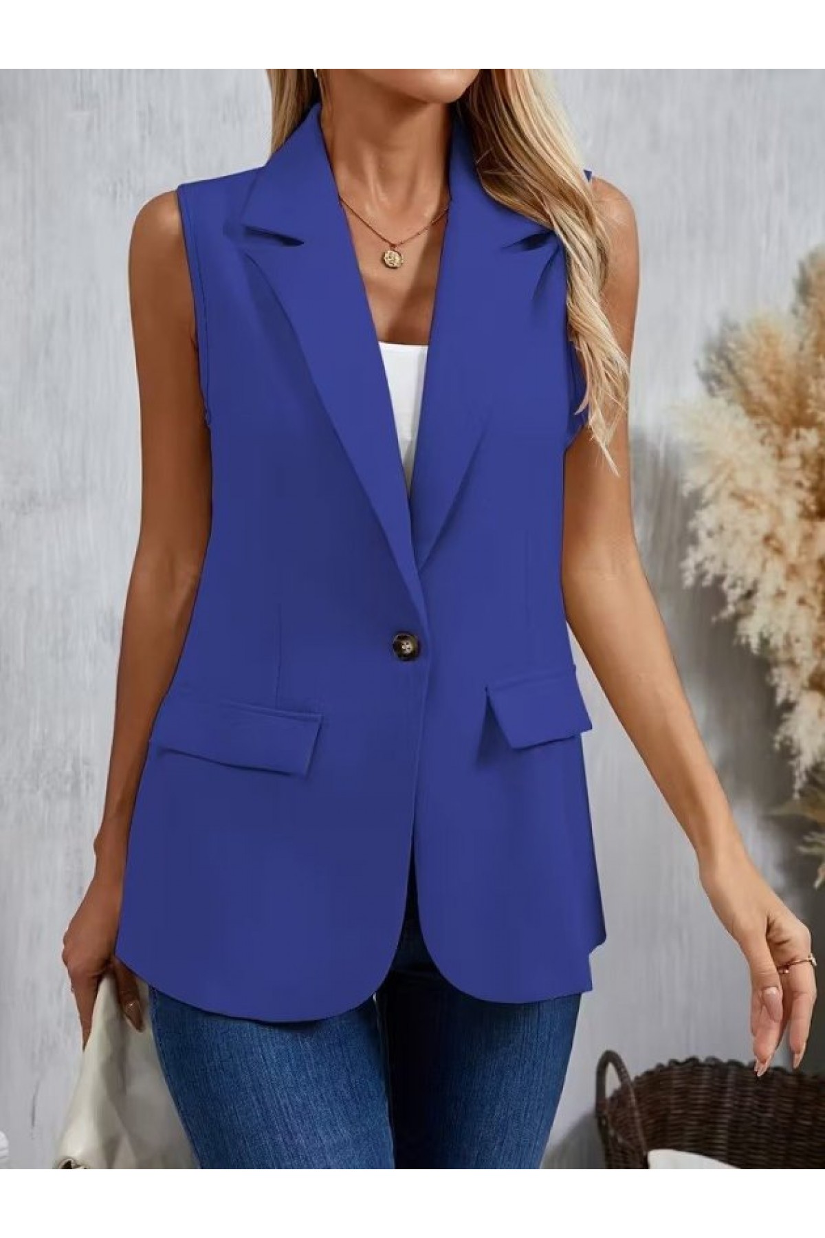 Kadın Kolsuz Yakalı önden Tek Düğmeli Atlas Ceket, 32947