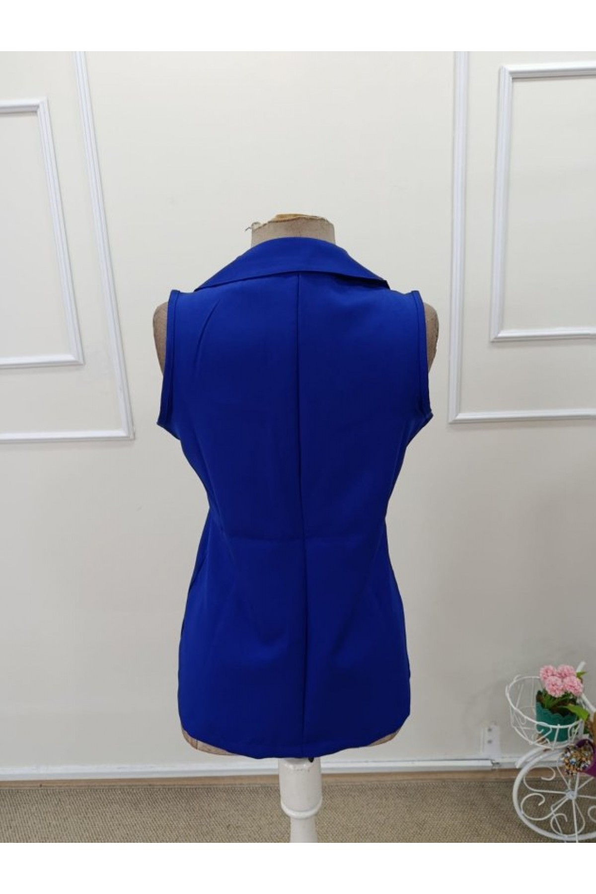 Kadın Kolsuz Yakalı önden Tek Düğmeli Atlas Ceket, 32947