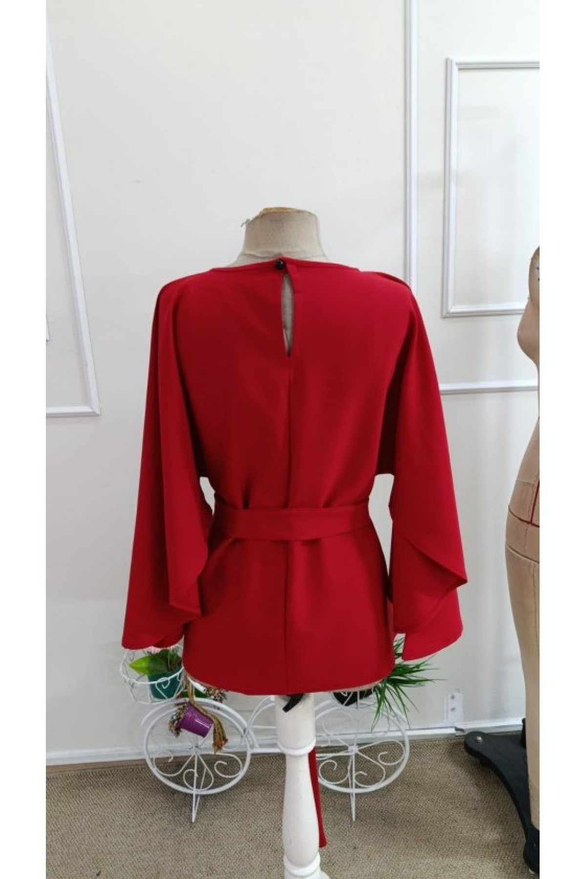 Kadın Uzun Kollu Yuvarlak Yakalı Yarasa Kollu Belden Kuşaklı Atlas Bluz, 38005