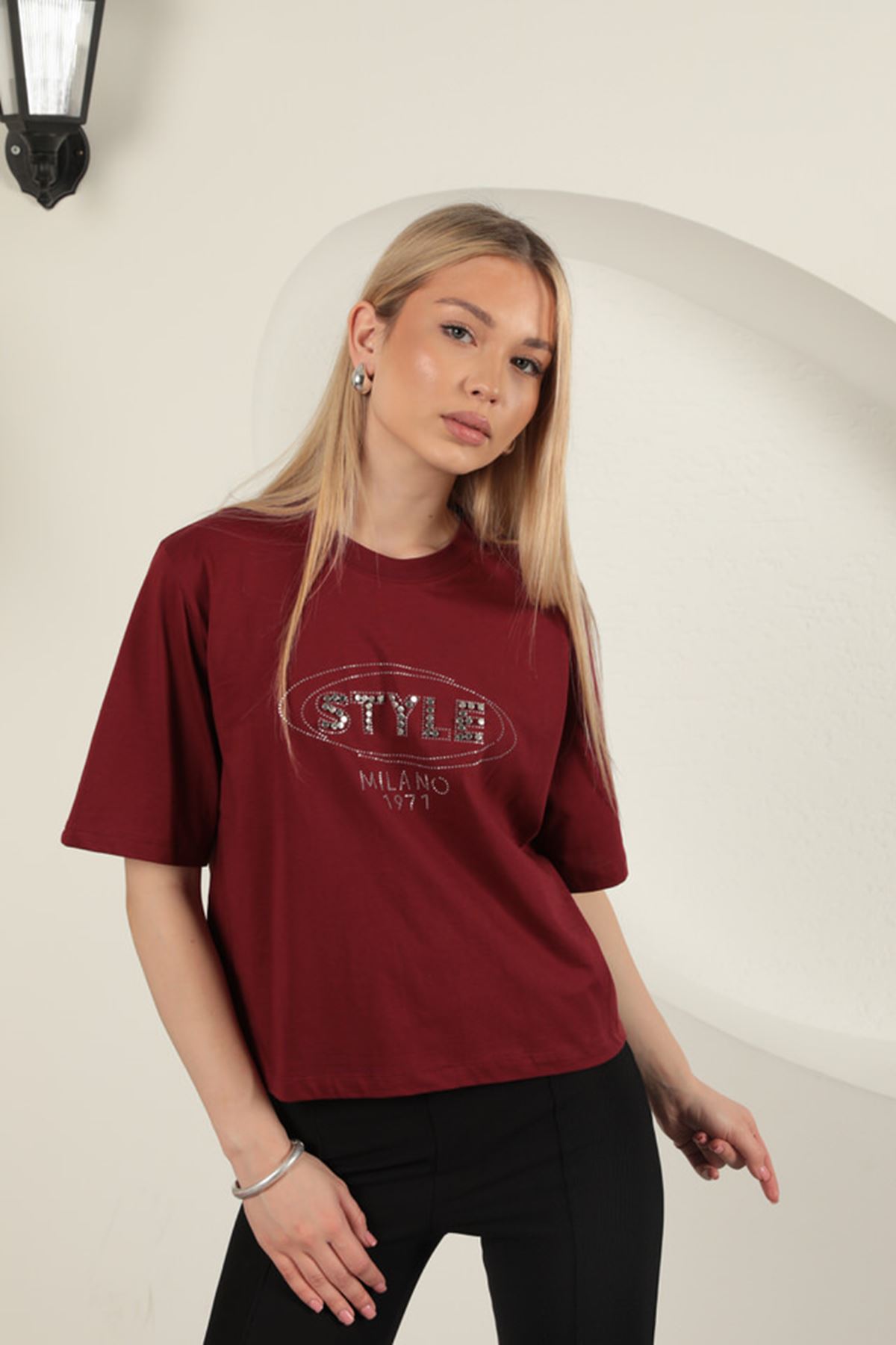 Supreme Fabric Stone Detailed Women's T-Shirt