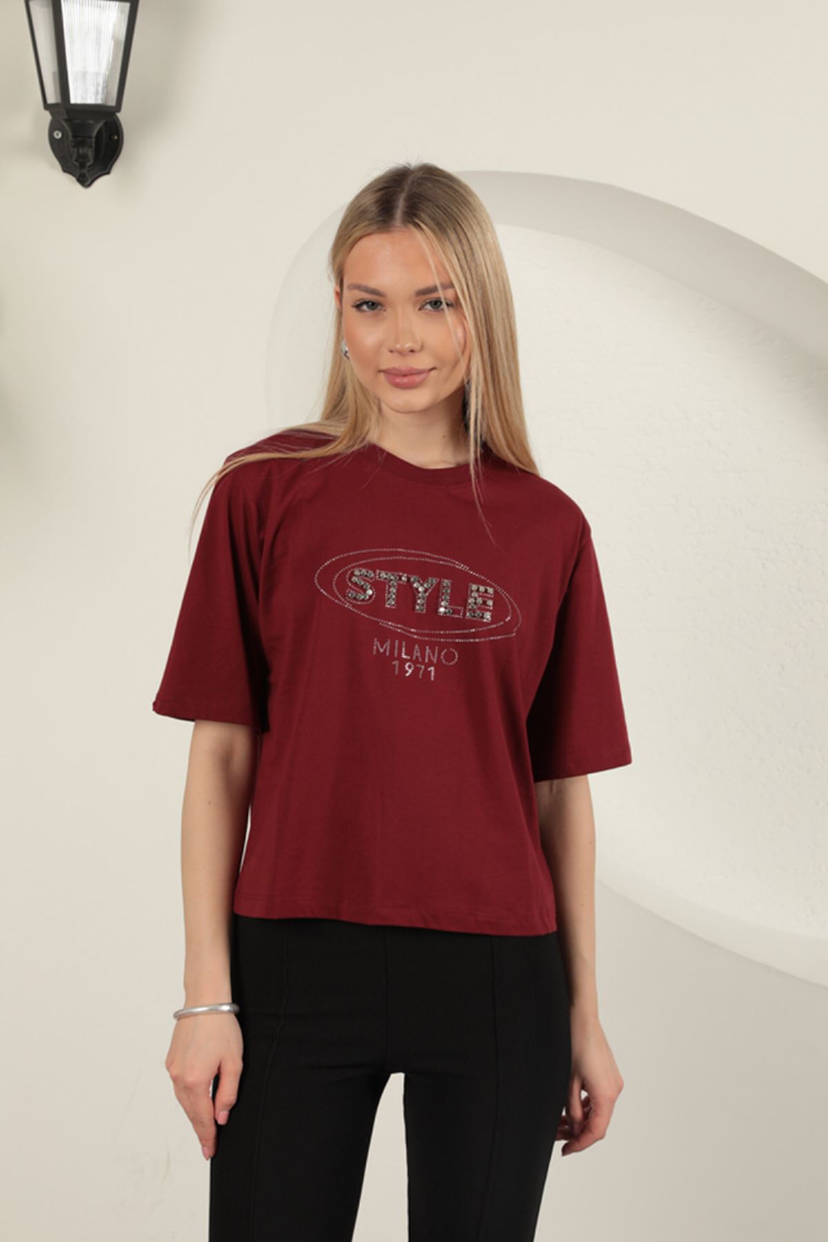 Supreme Fabric Stone Detailed Women's T-Shirt