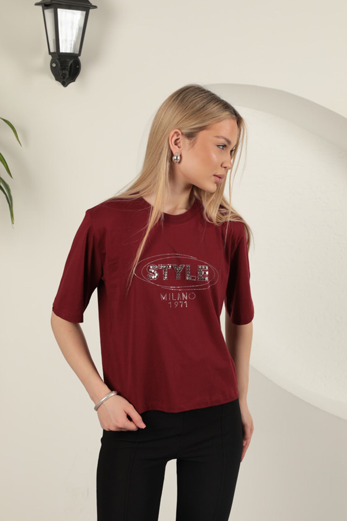 Supreme Fabric Stone Detailed Women's T-Shirt