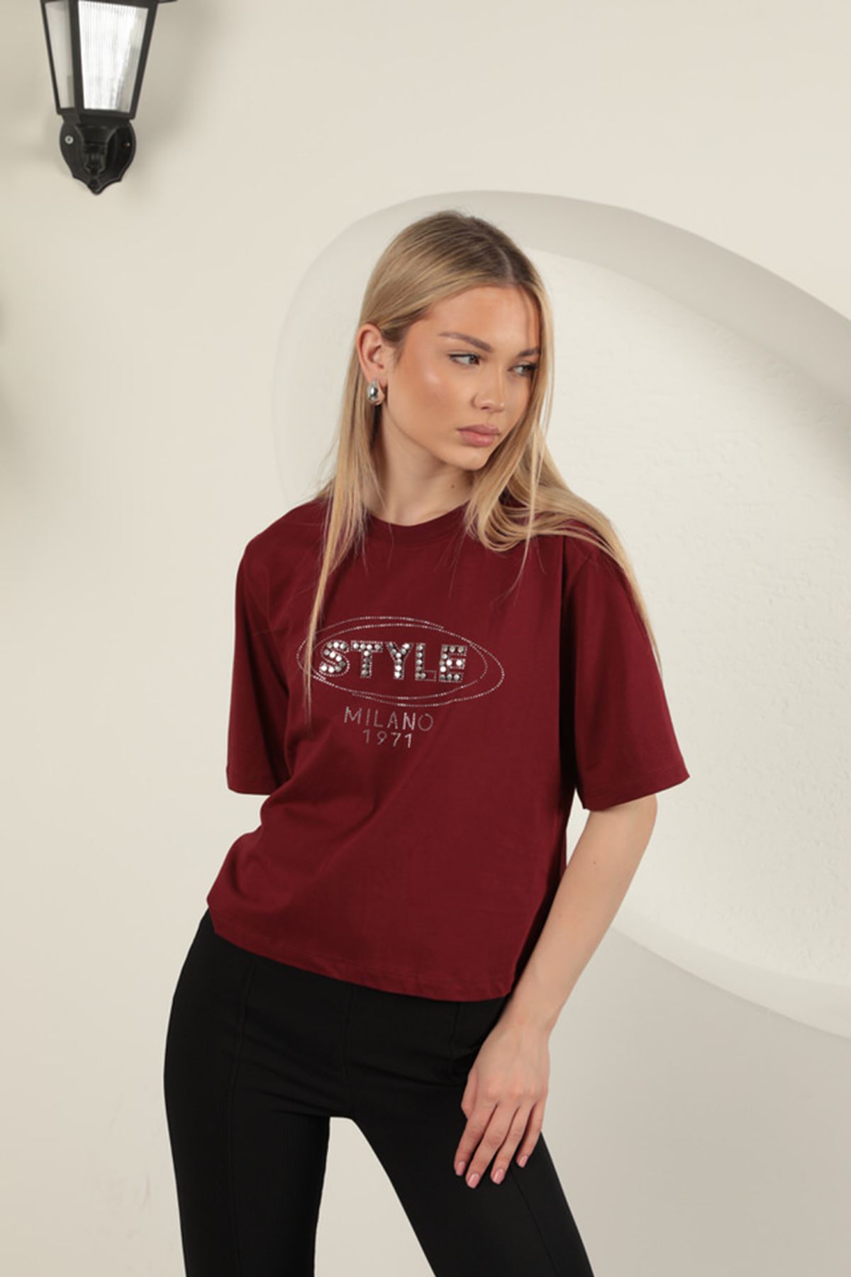 Supreme Fabric Stone Detailed Women's T-Shirt