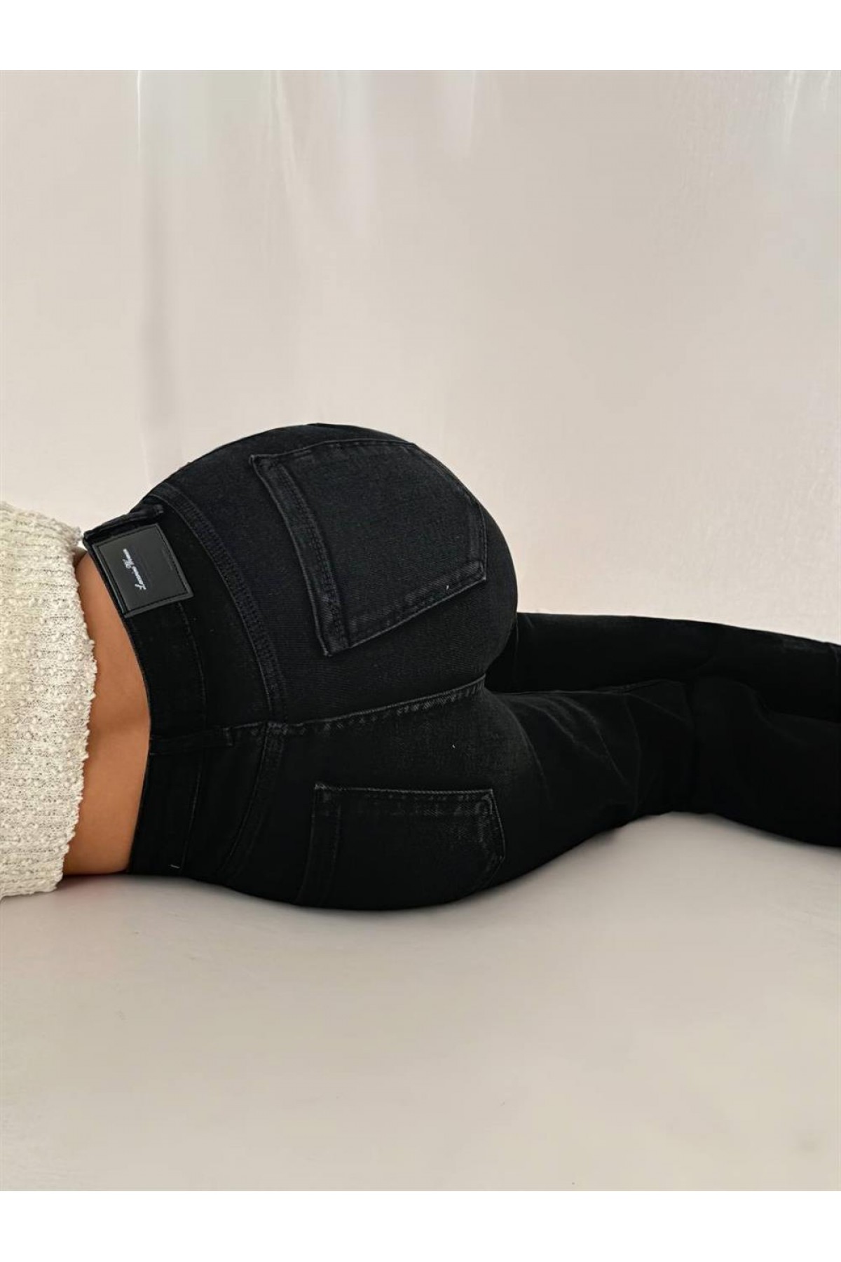Yüksek Bel Düz Kesim Black Jean Pantolon