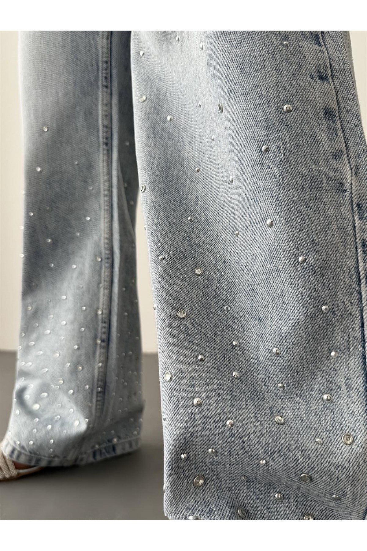 Yüksek Bel Bol Kesim Light Blue Taşlı Jean Pantolon