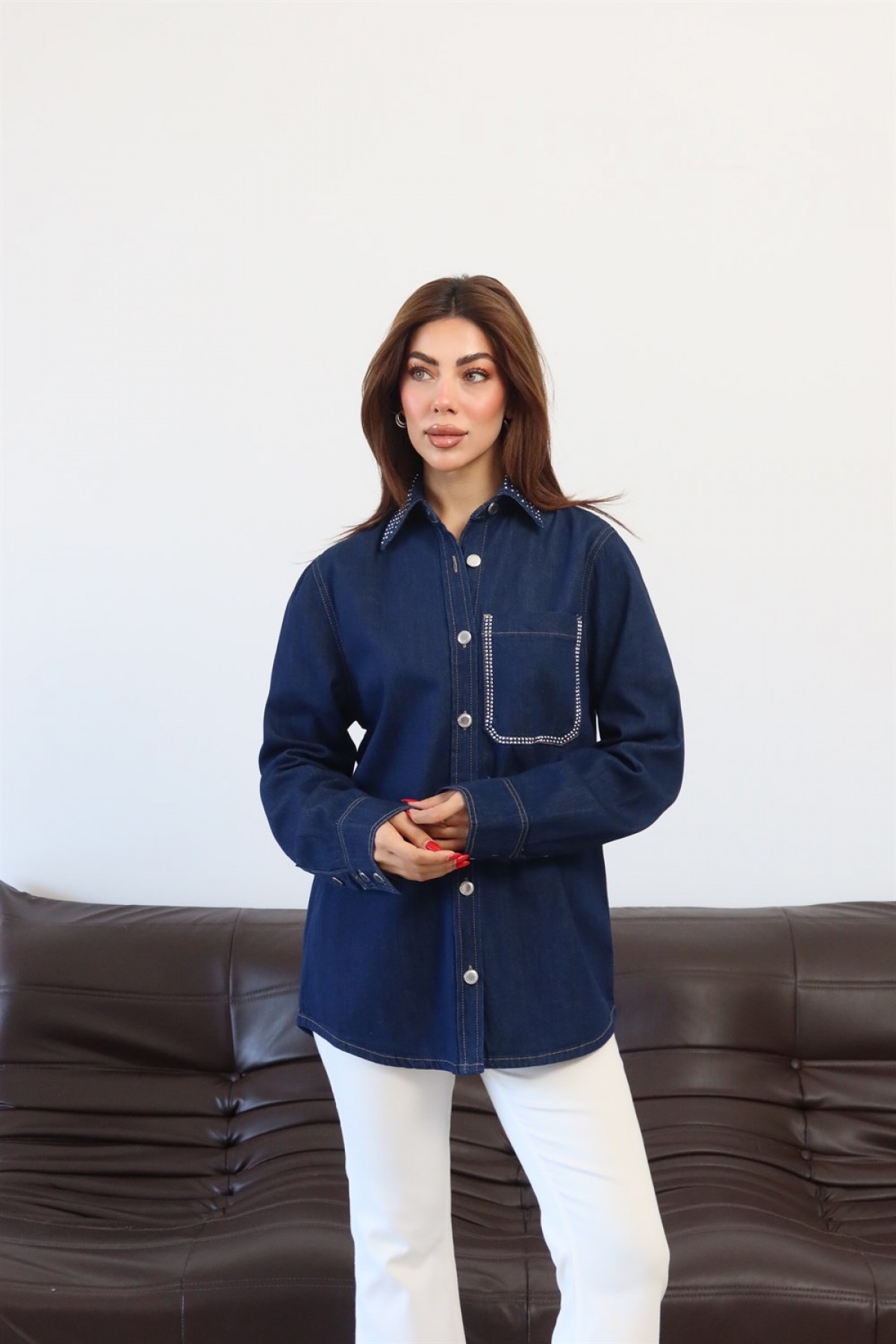 Kadın Yaka Cep Taş Detaylı Rinse Denim Gömlek