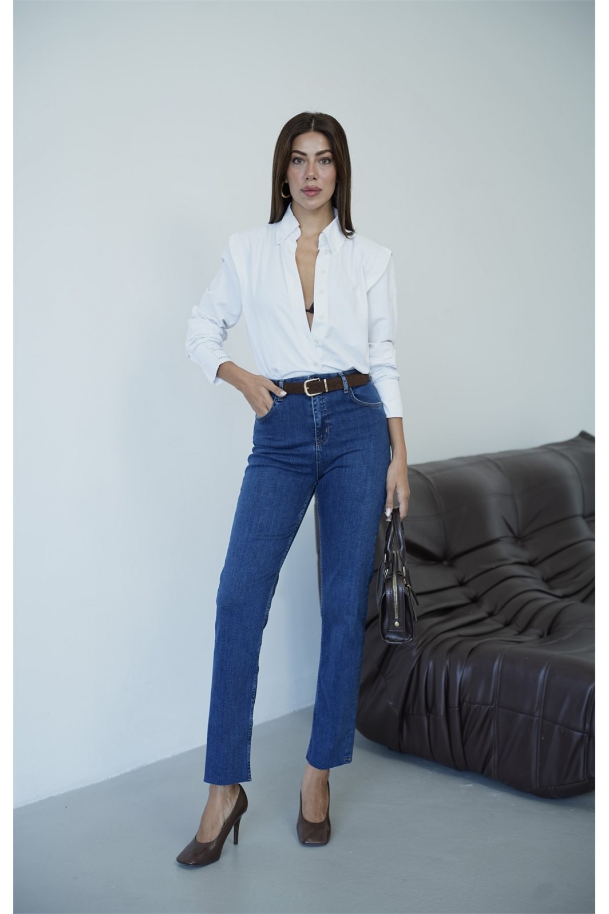 Yüksek Bel Paça Kesik Kemer Detaylı Kadın Dark Blue Jean Pantolon