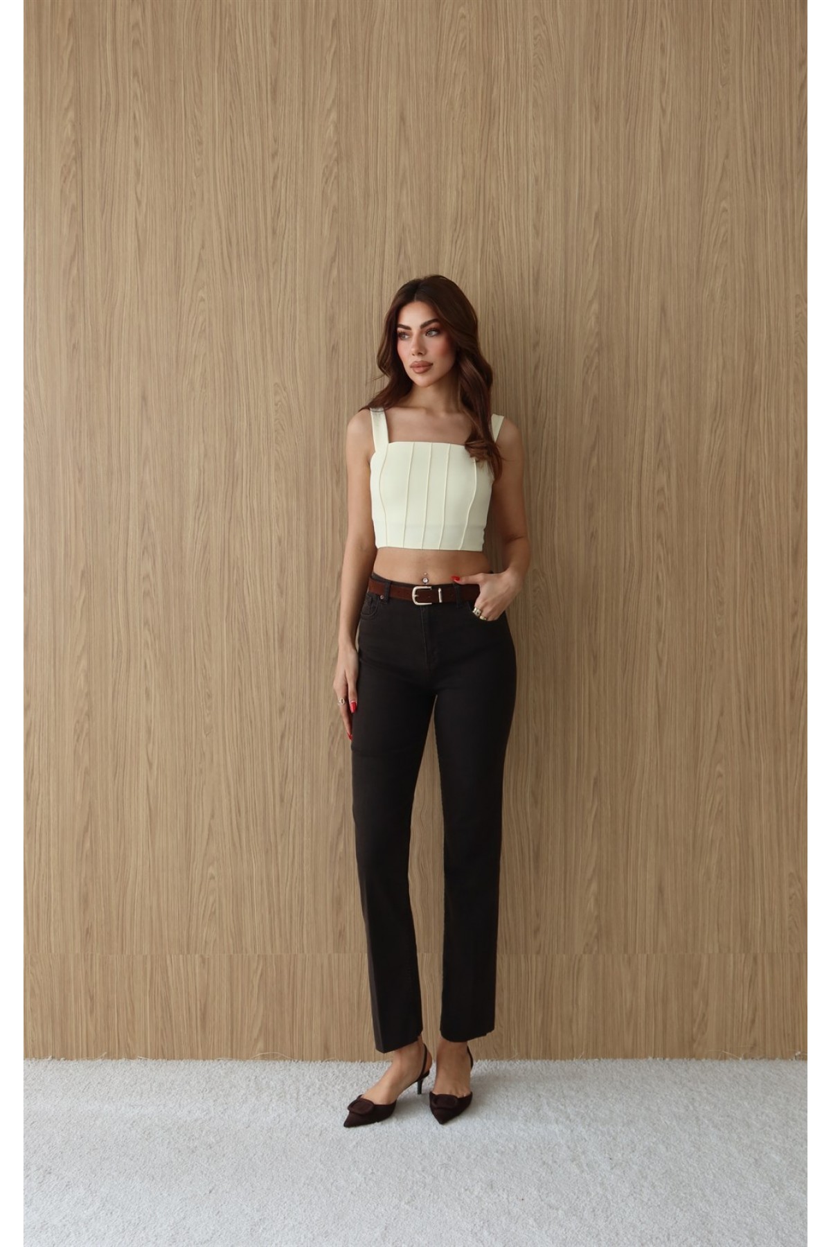 Yüksek Bel Paça Kesik Kemer Detaylı Dark Kahve Jean Pantolon