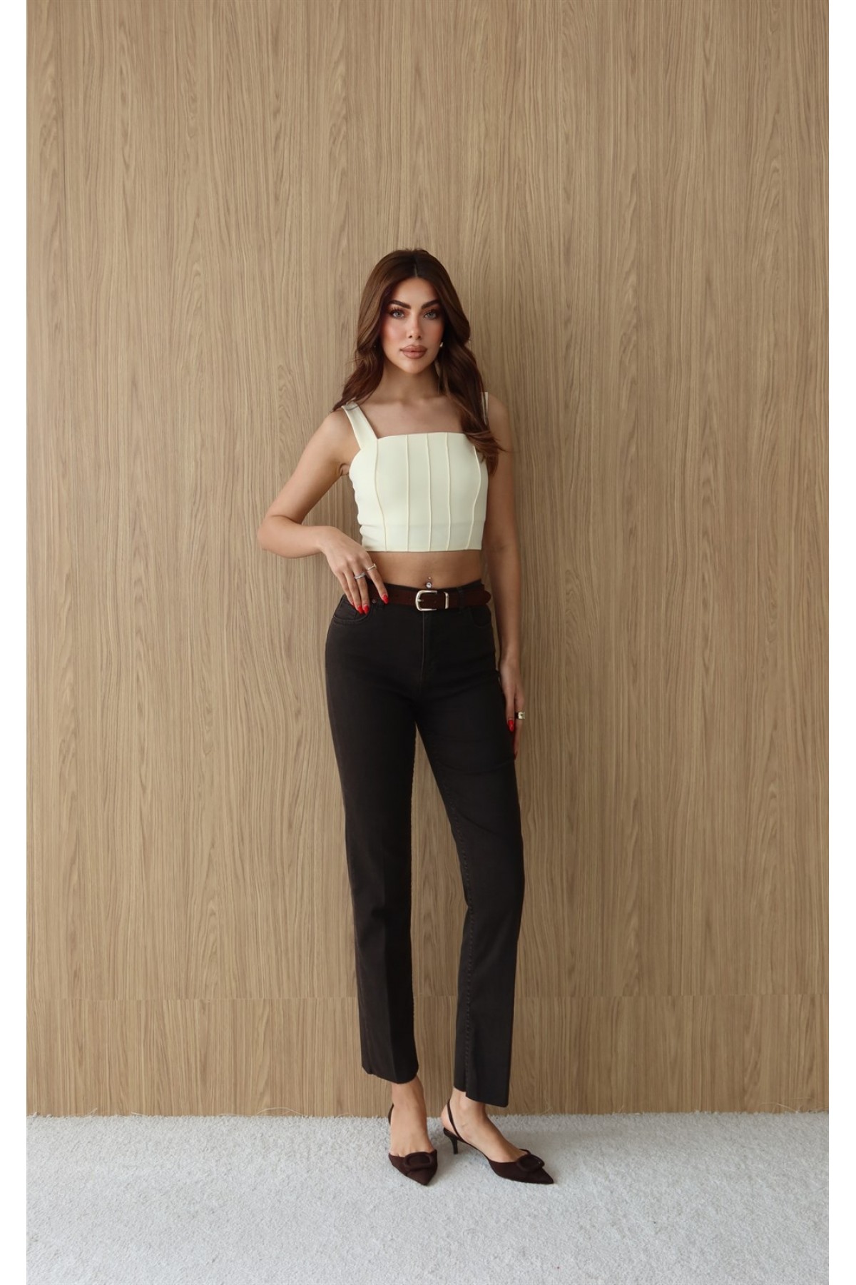 Yüksek Bel Paça Kesik Kemer Detaylı Dark Kahve Jean Pantolon