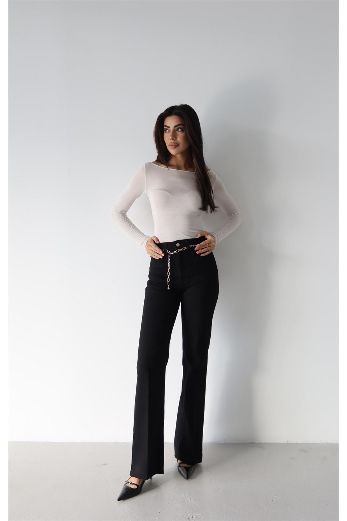 Yüksek Bel Kemer Zincir Detaylı Black Jean Pantolon