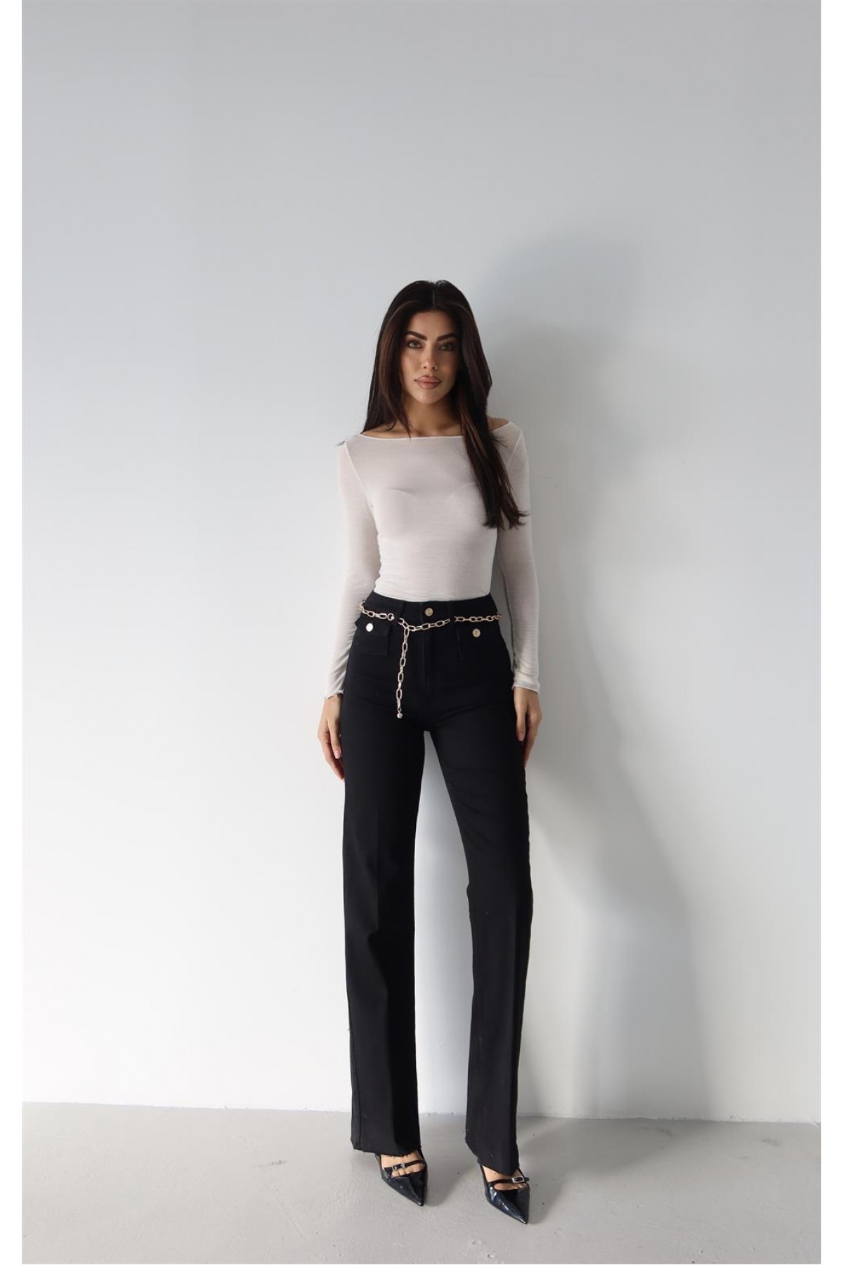 Yüksek Bel Kemer Zincir Detaylı Black Jean Pantolon