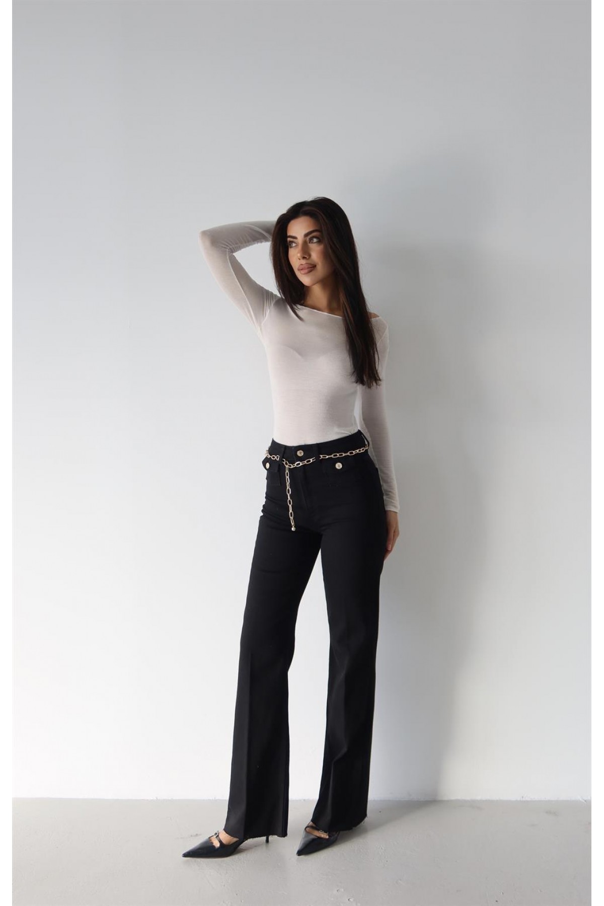 Yüksek Bel Kemer Zincir Detaylı Black Jean Pantolon