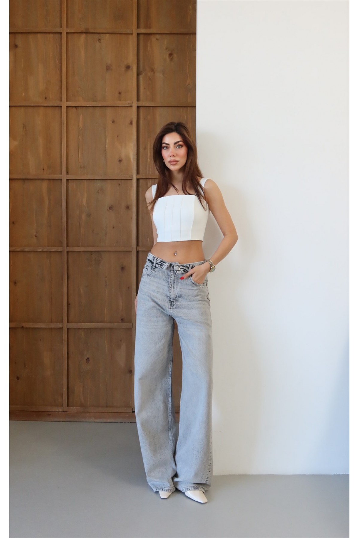 Düşük Bel Ters Kemer Detaylı Wide Leg Kalıp Gri Jean Pantolon
