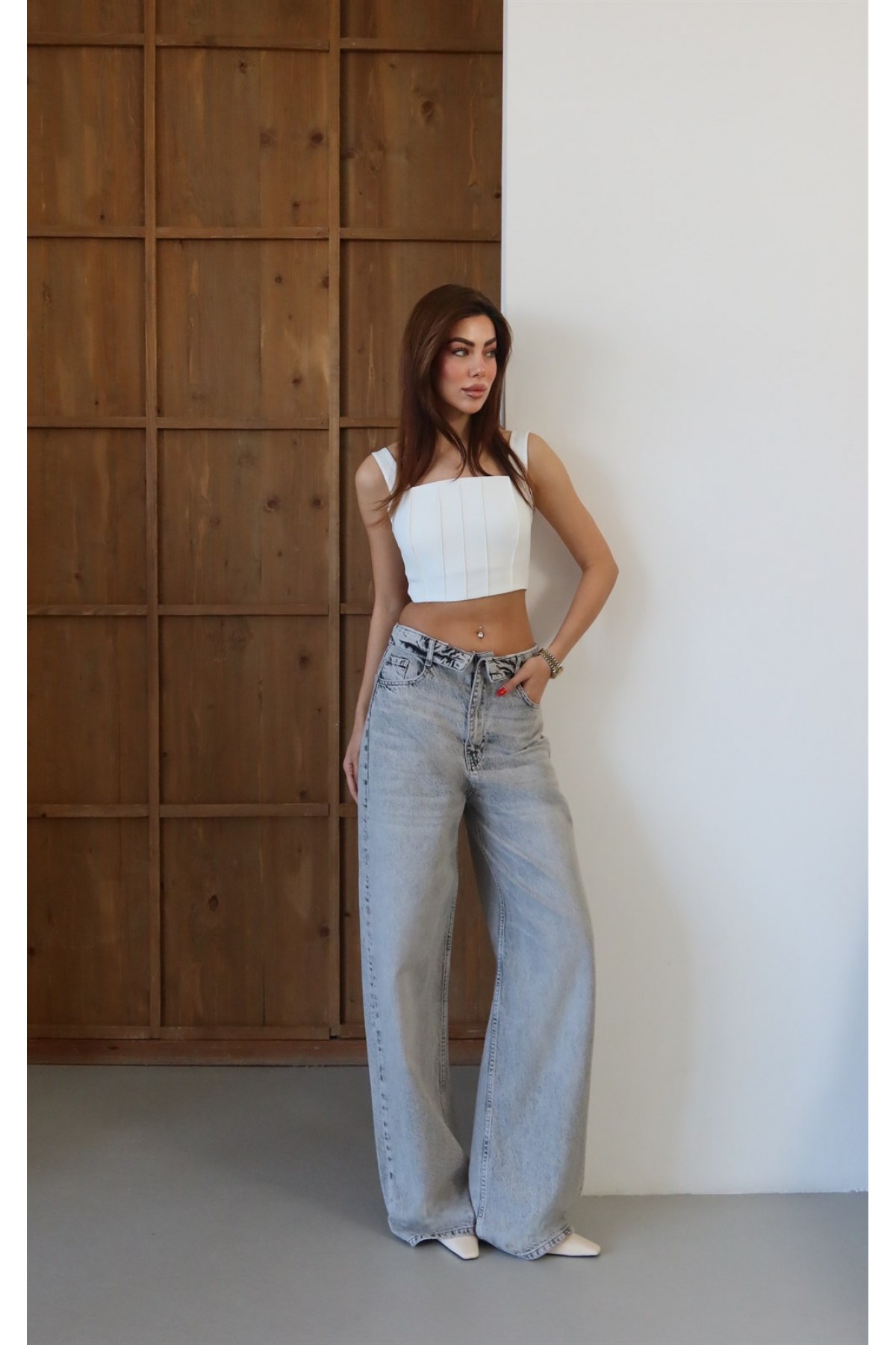 Düşük Bel Ters Kemer Detaylı Wide Leg Kalıp Gri Jean Pantolon