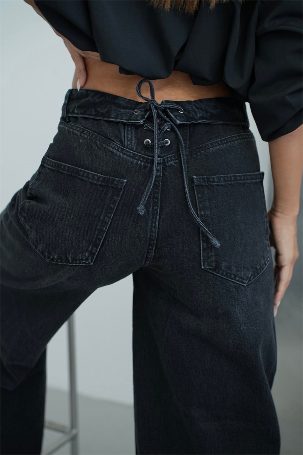 Yüksek Bel Ters  Kemer Bel İp Detaylı Black Jean Pantolon