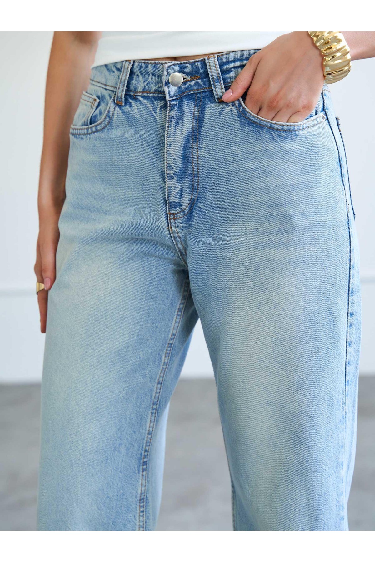031666 Düz Paça Orta Bel Jeans