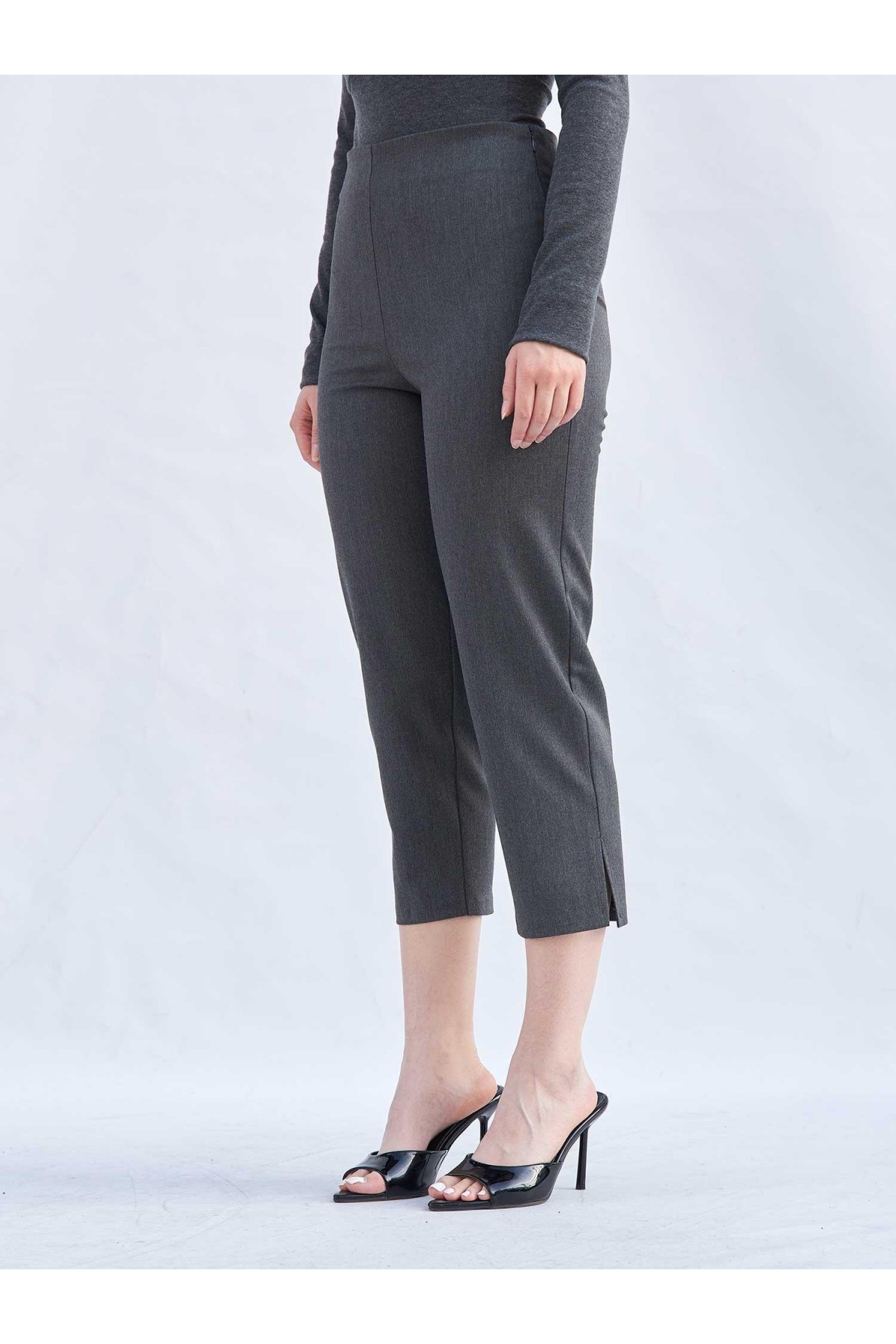 031762 Klasik Kesim Kapri Pantalon