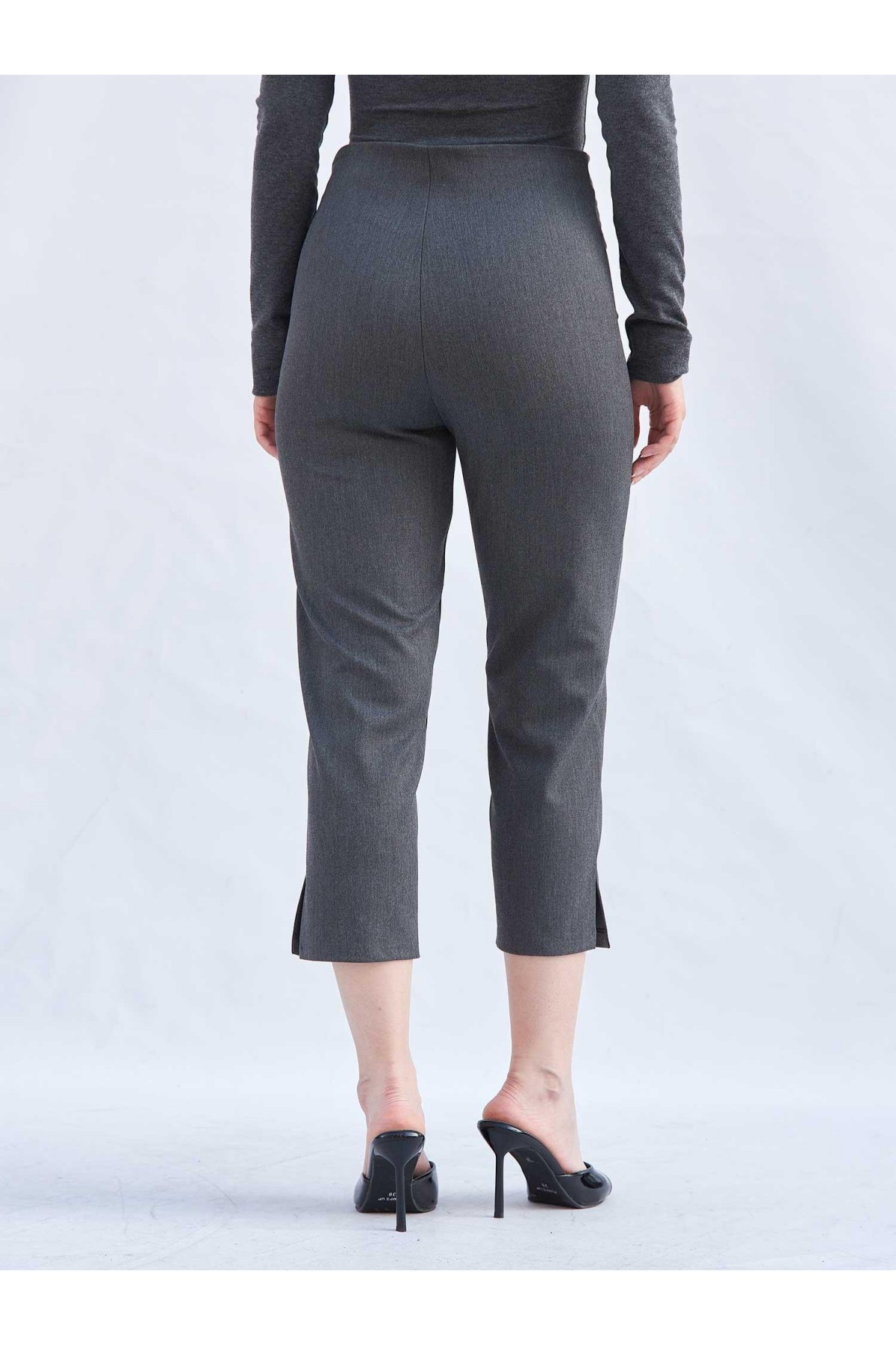 031762 Klasik Kesim Kapri Pantalon