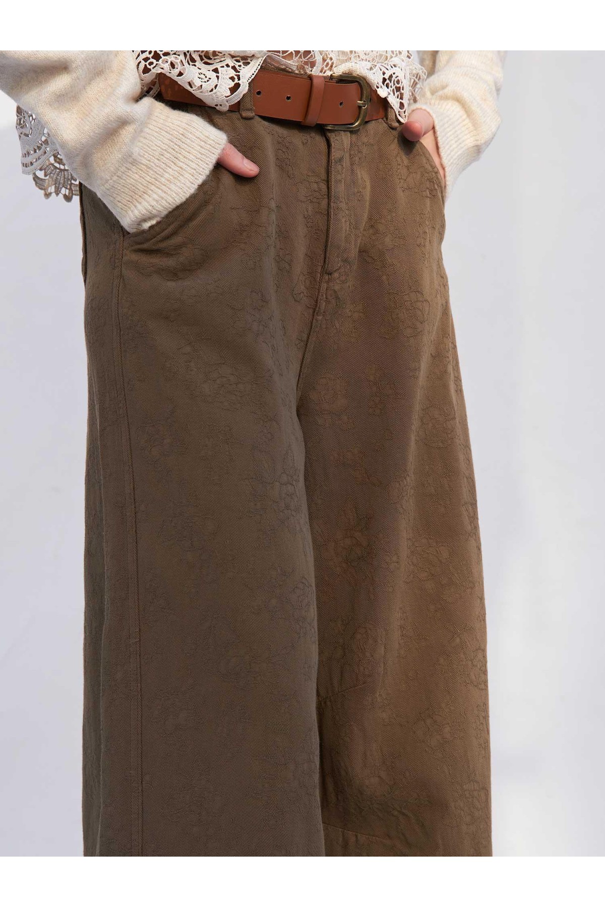 031771 Çiçek Desenli Dokulu Barrel Pantolon YP5672