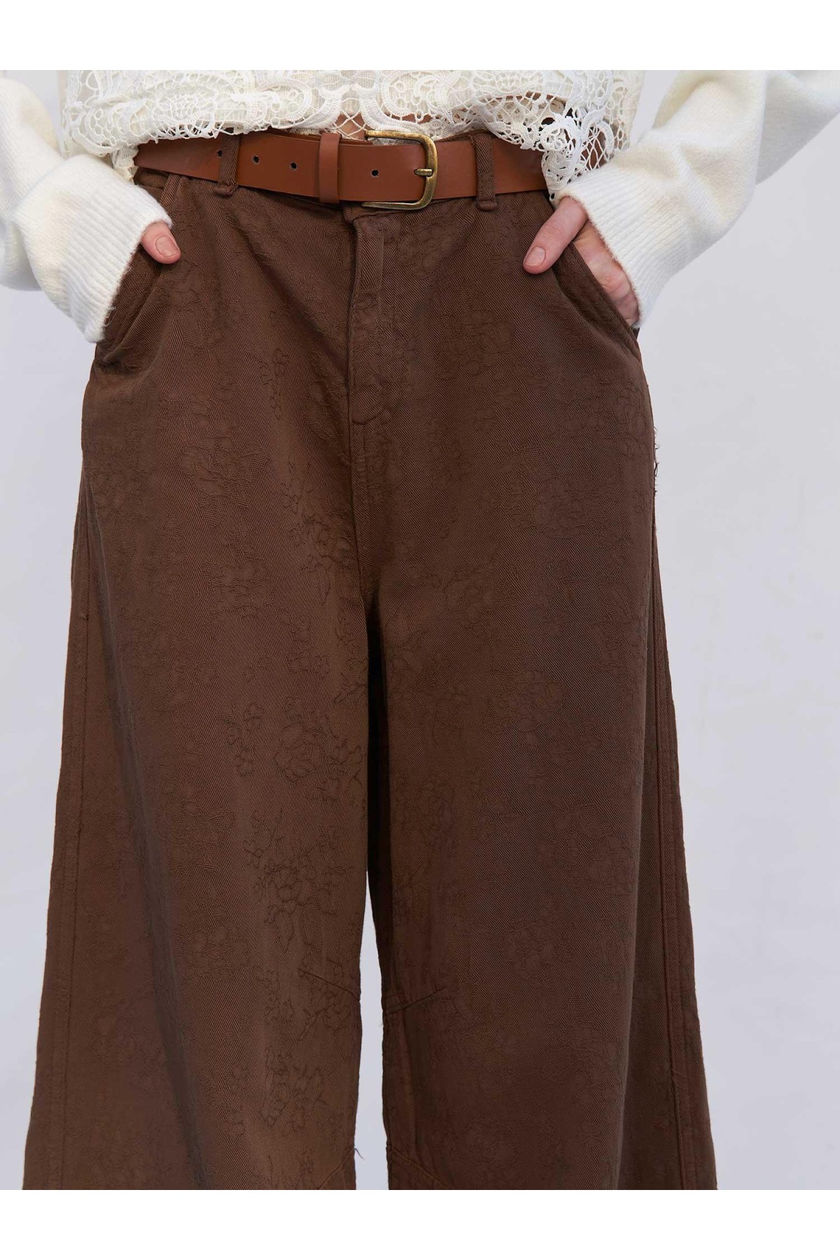 031771 Çiçek Desenli Dokulu Barrel Pantolon YP5672