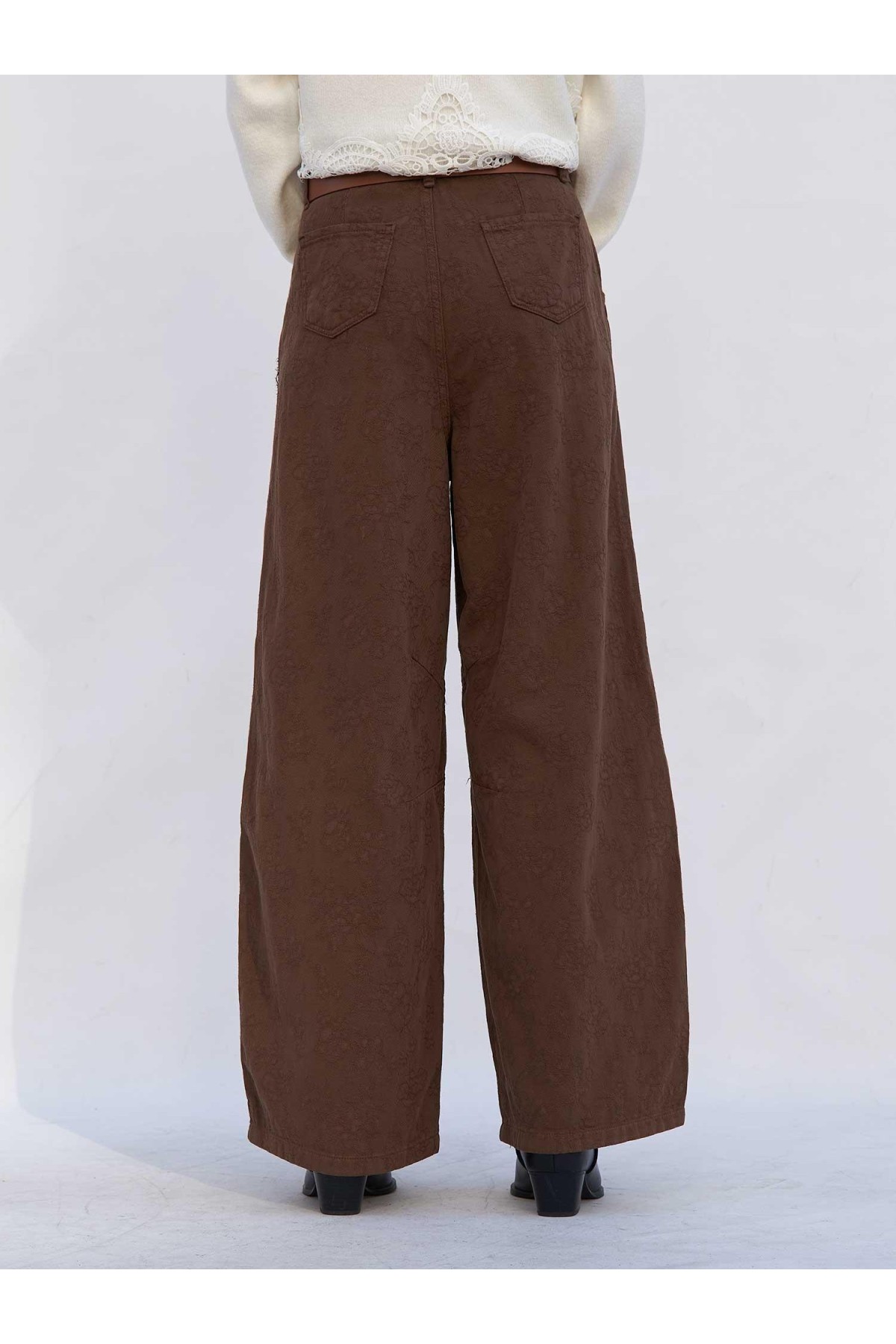 031771 Çiçek Desenli Dokulu Barrel Pantolon YP5672