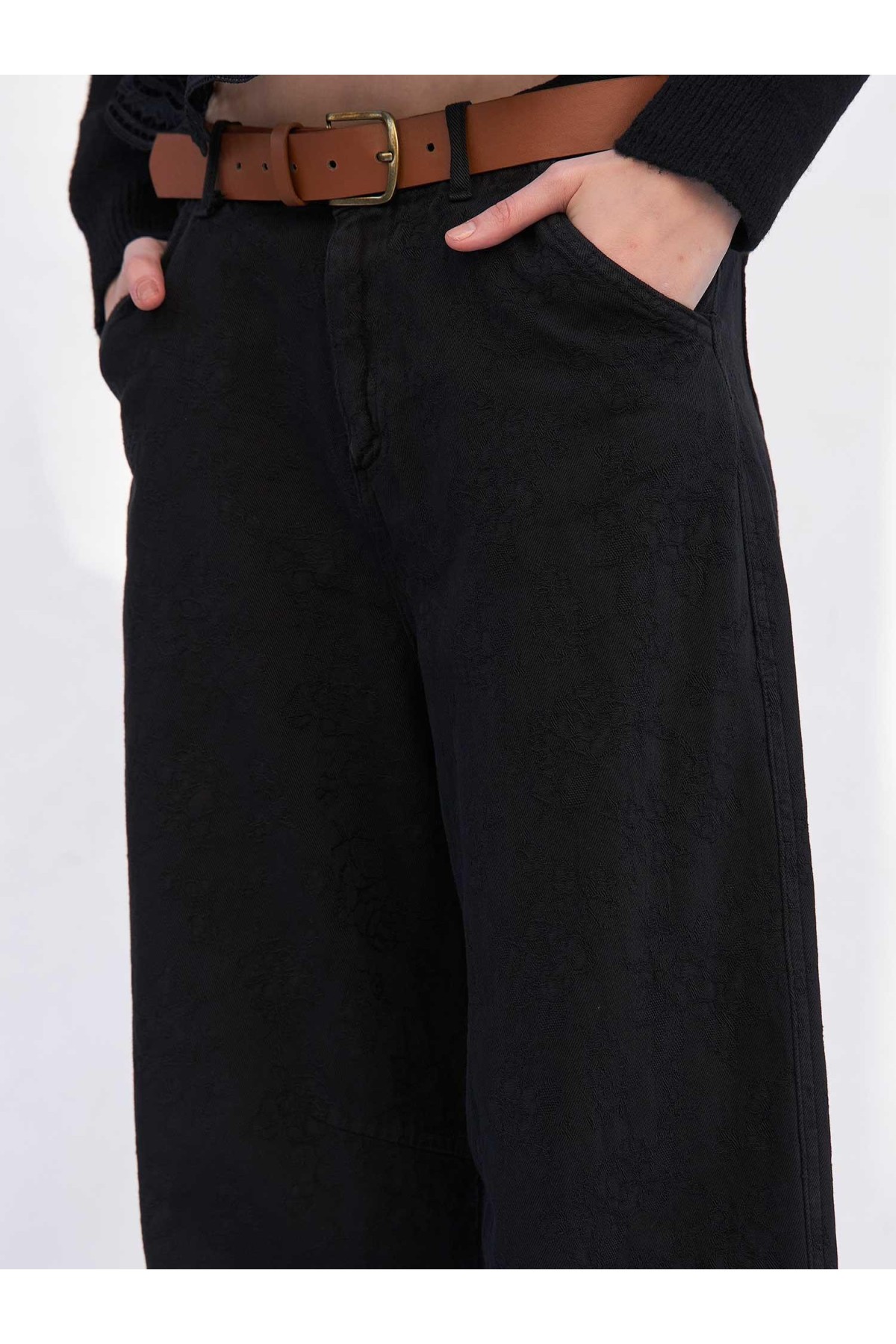 031771 Çiçek Desenli Dokulu Barrel Pantolon YP5672