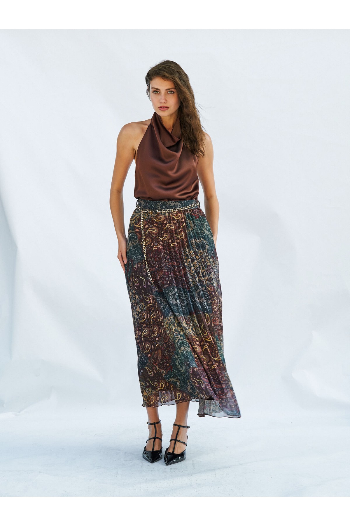 041110 Pleated Skirt with Chain Belt