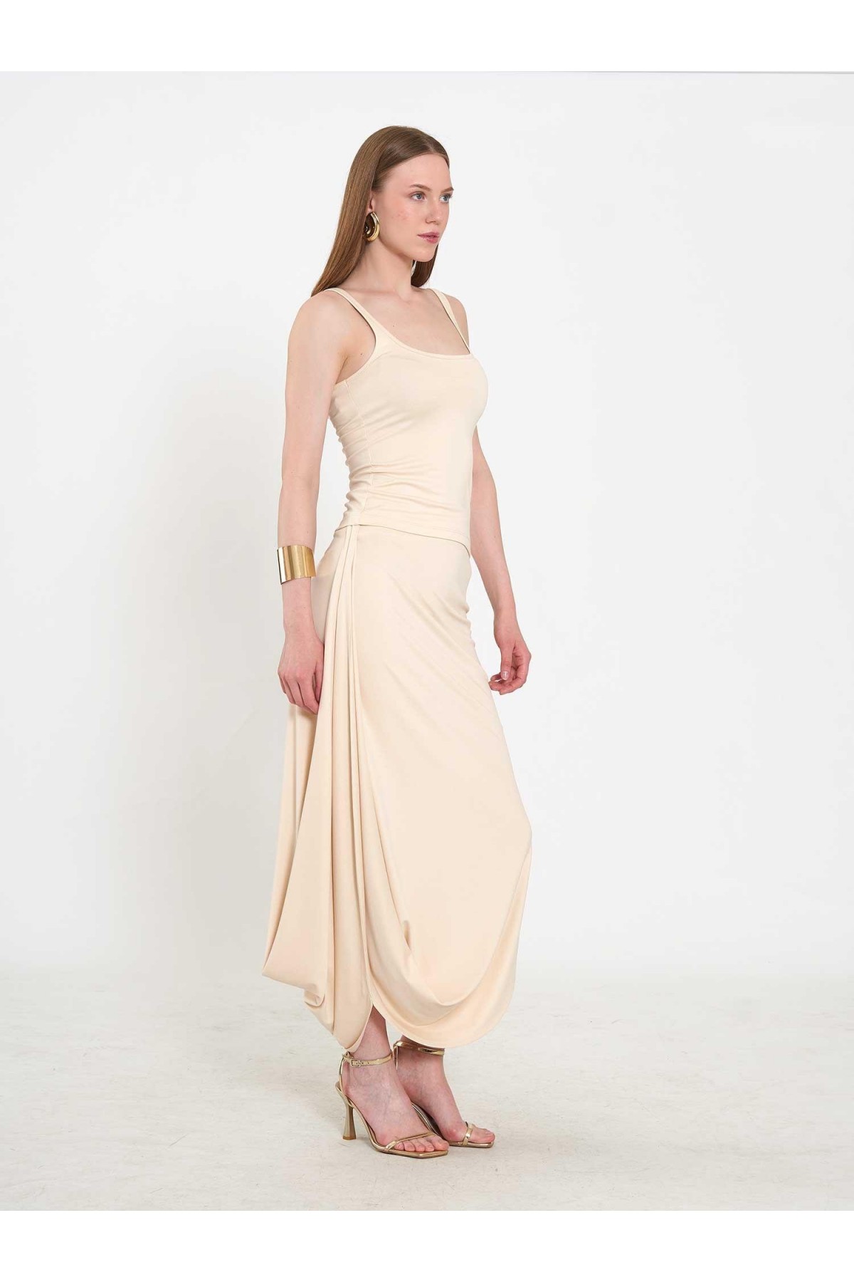 041197 Elastik Belli Asimetrik Midi Etek