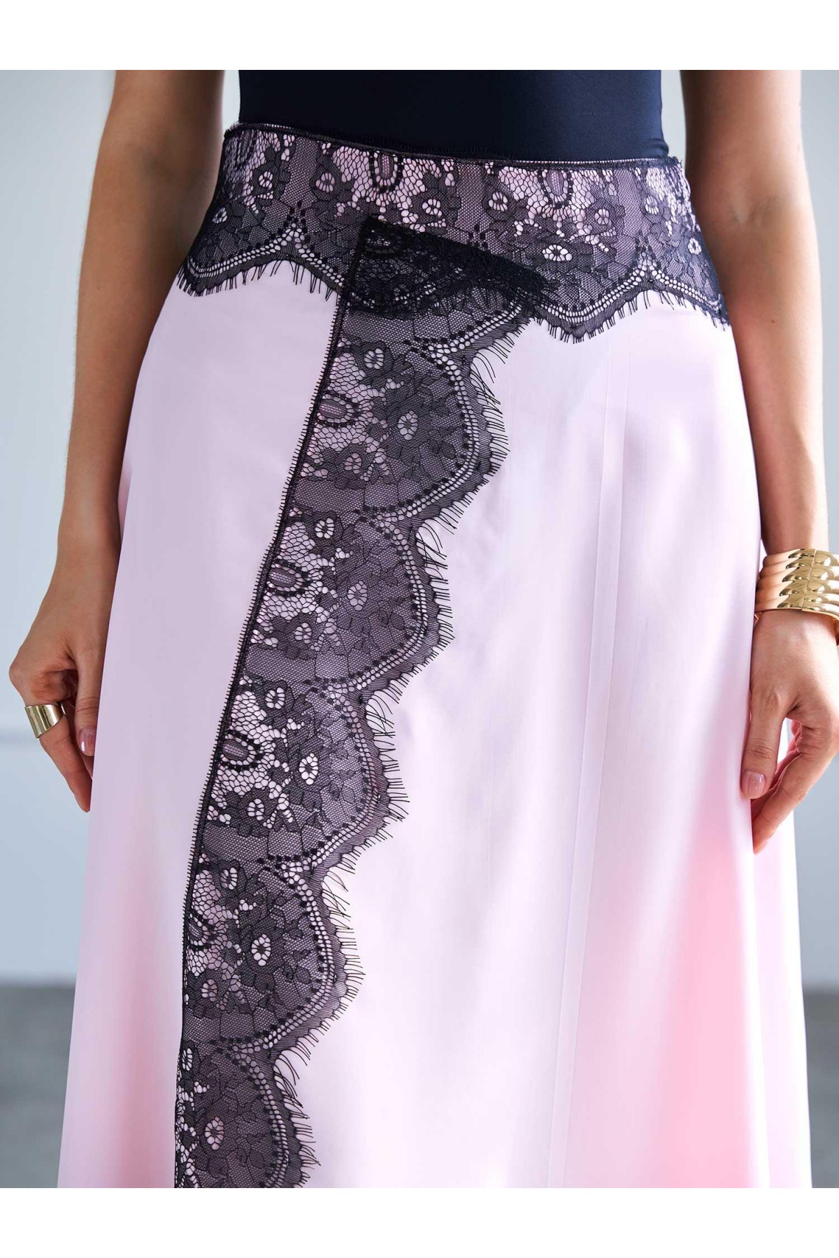 041198 Dantel Detaylı Asimetrik Midi Etek