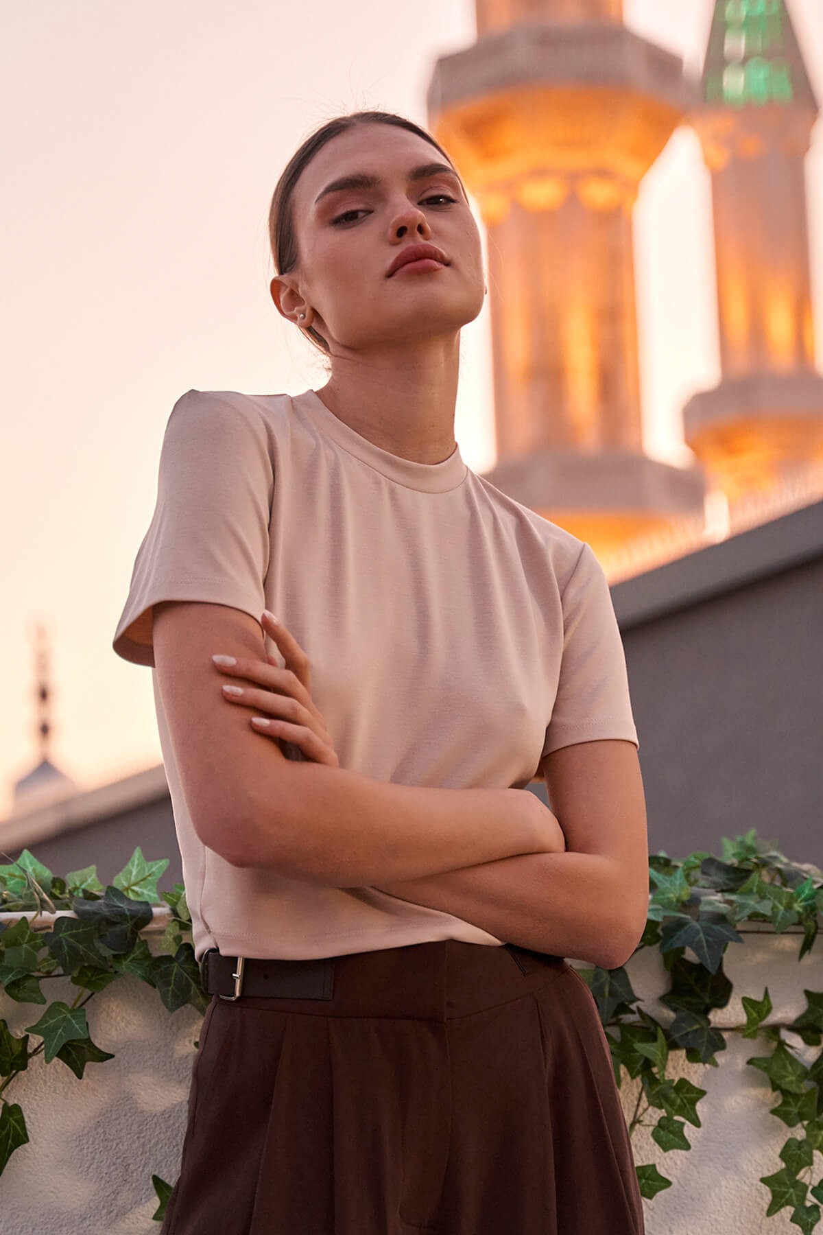 050643 SHORT SLEEVE CROP T-SHIRT